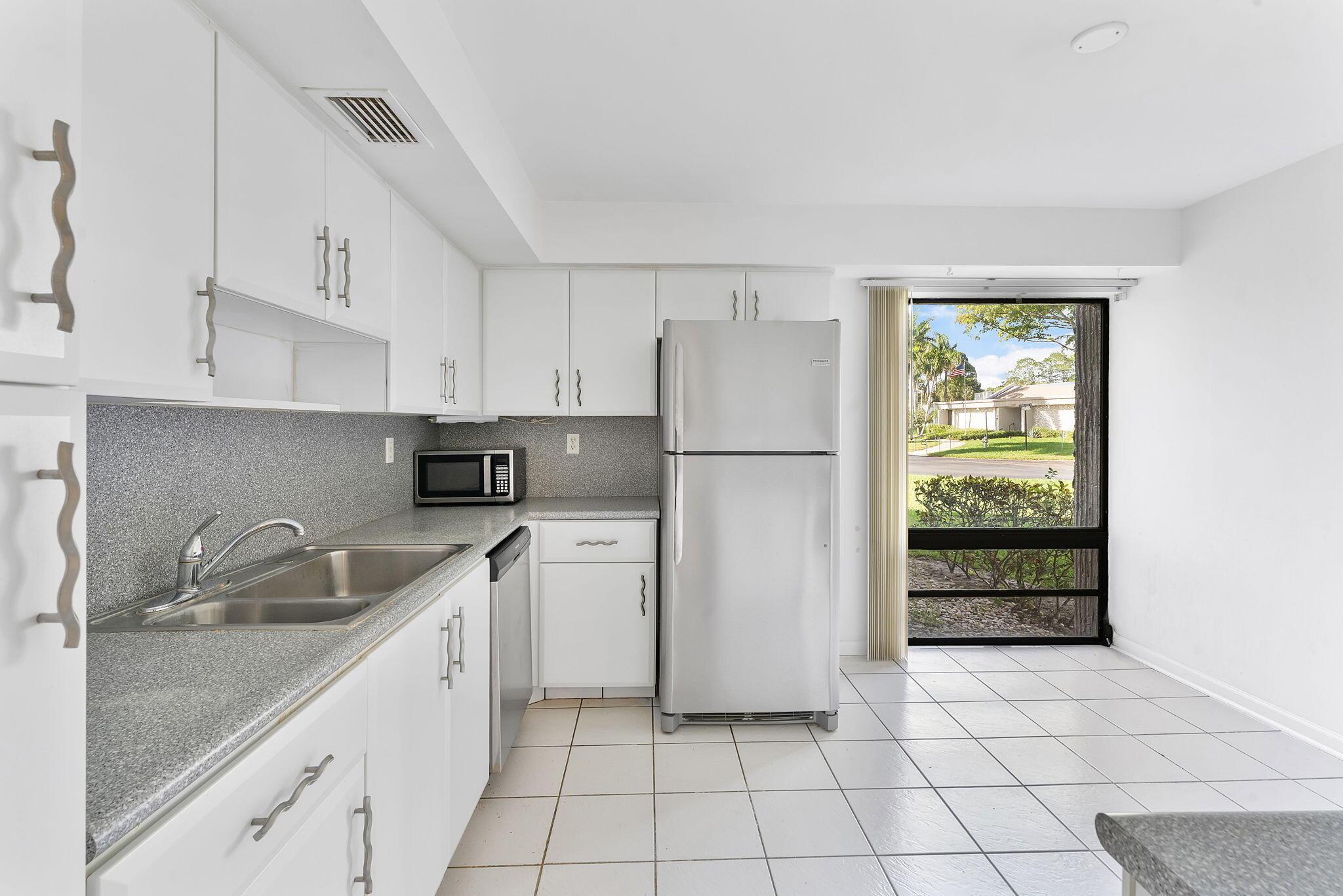 Burning Wood Dr, Boca Raton, FL 33433