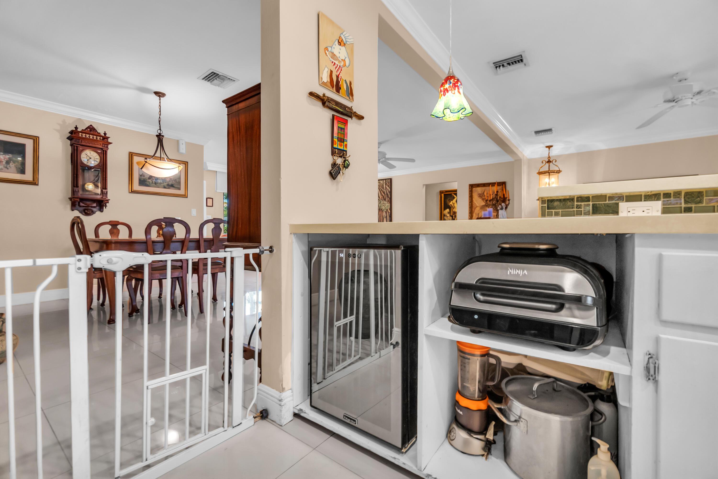 Ne 16th Ave, Oakland Park, FL 33334