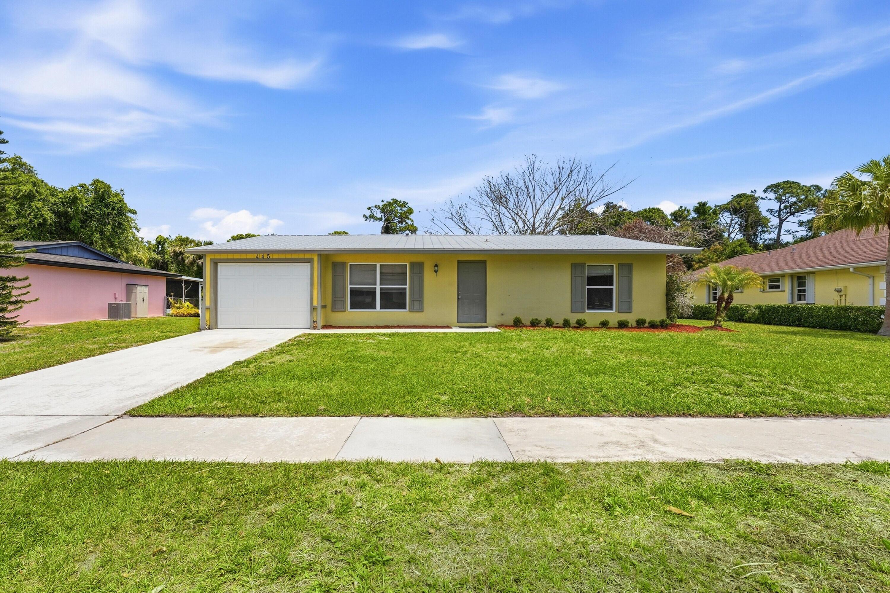 Ne Armory Cir, Port Saint Lucie, FL 34983