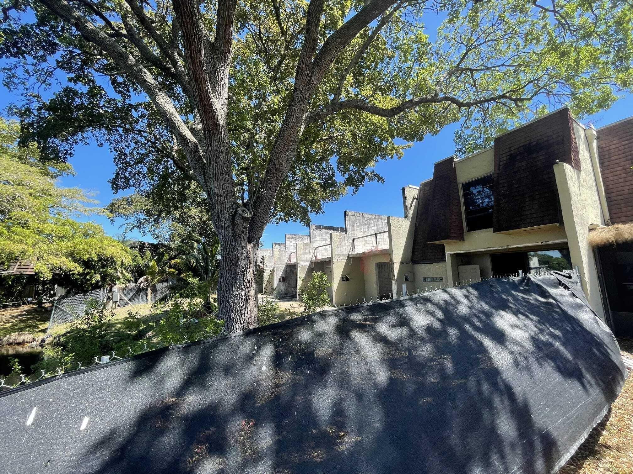 Palm Tree Ln, Pembroke Pines, FL 33024