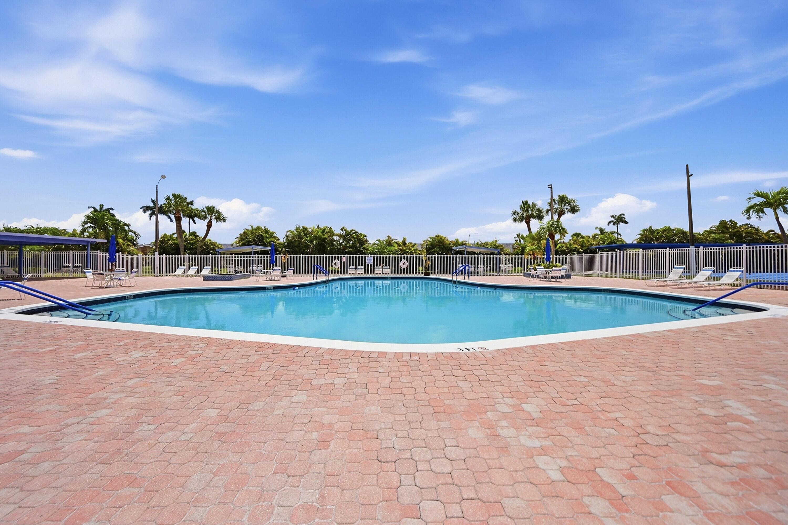 Barkley Dr E, West Palm Beach, FL 33415