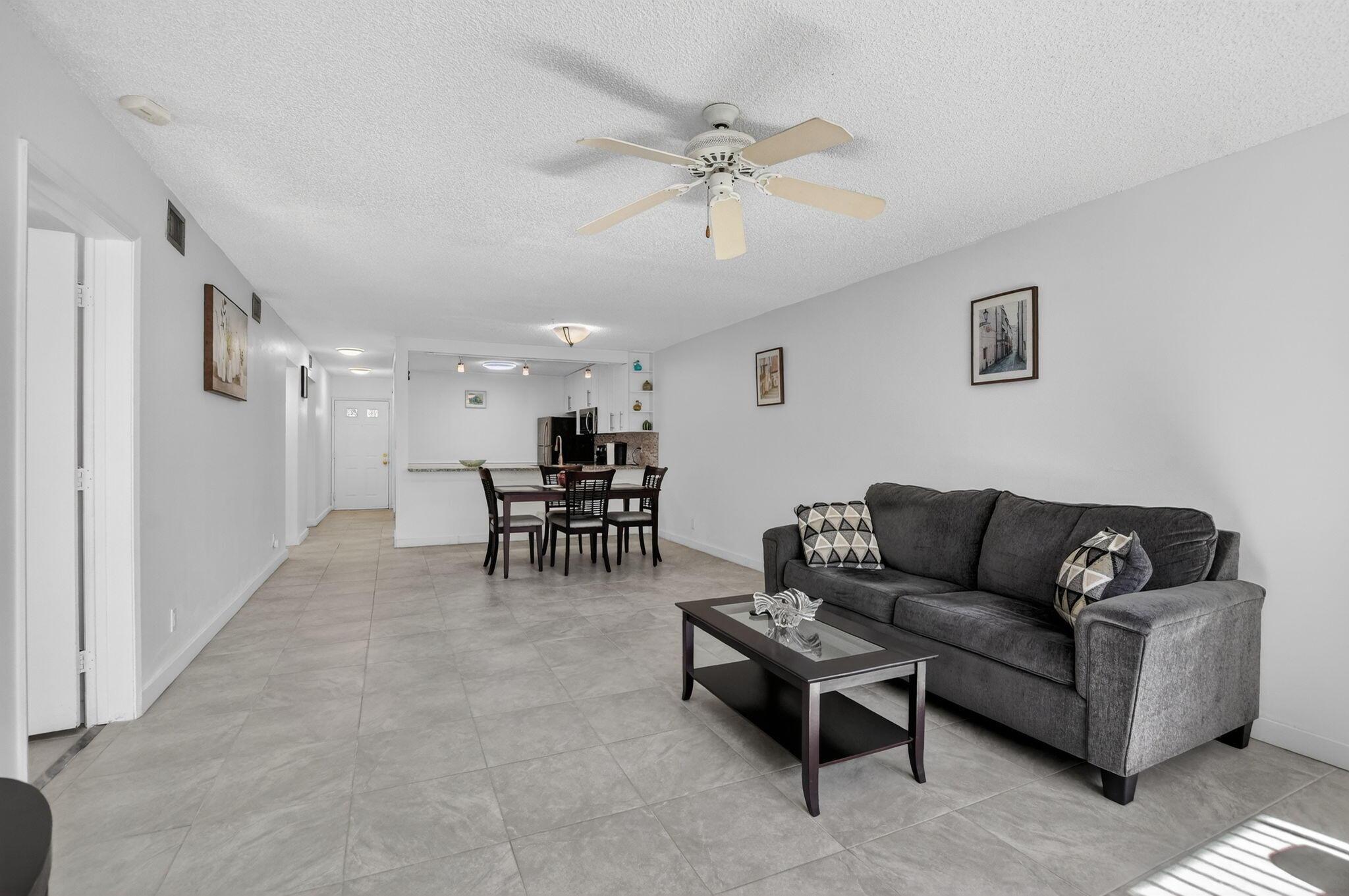 Fairbanks Ln, Boca Raton, FL 33496