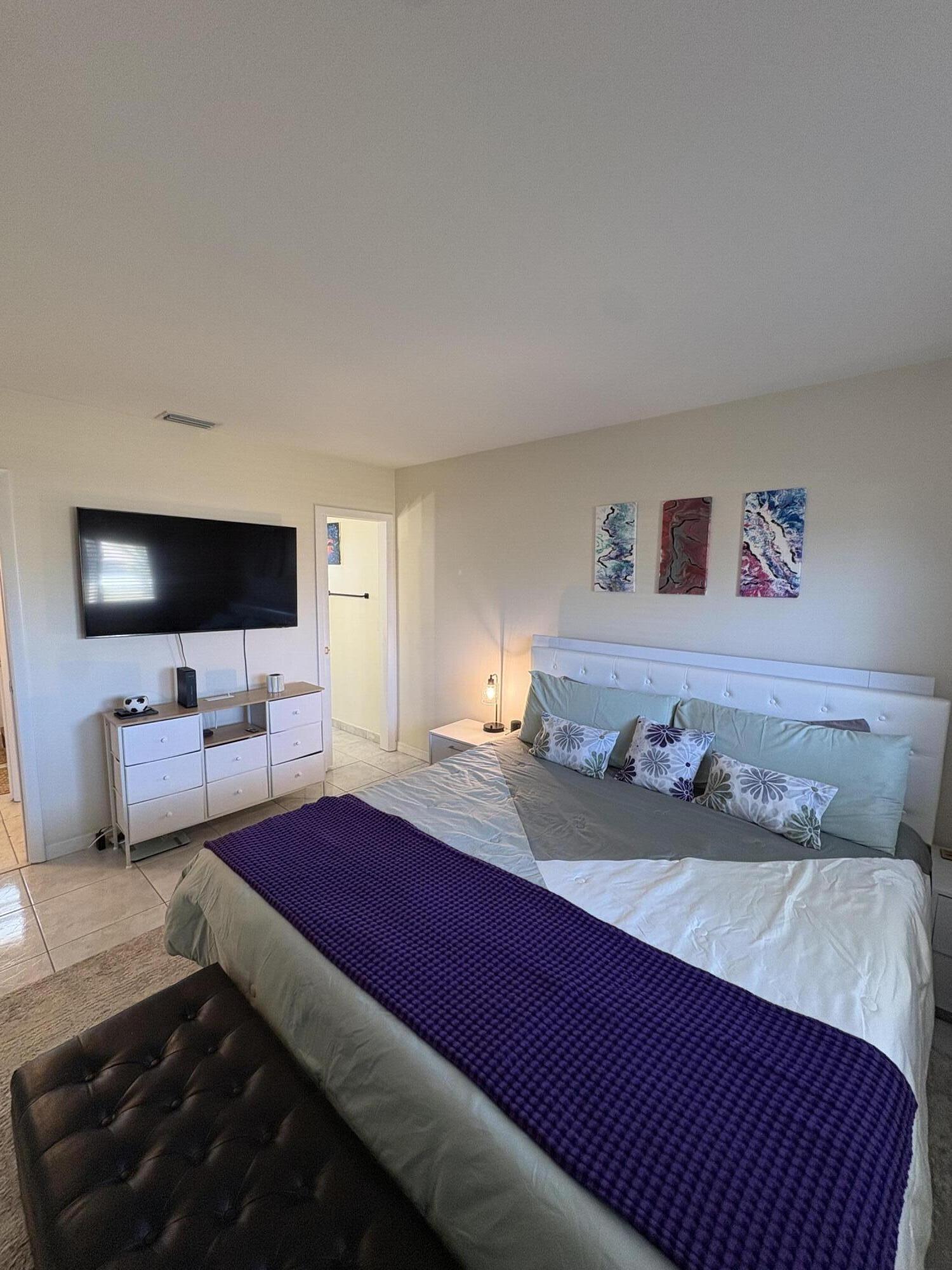 Crosley Dr E, West Palm Beach, FL 33415