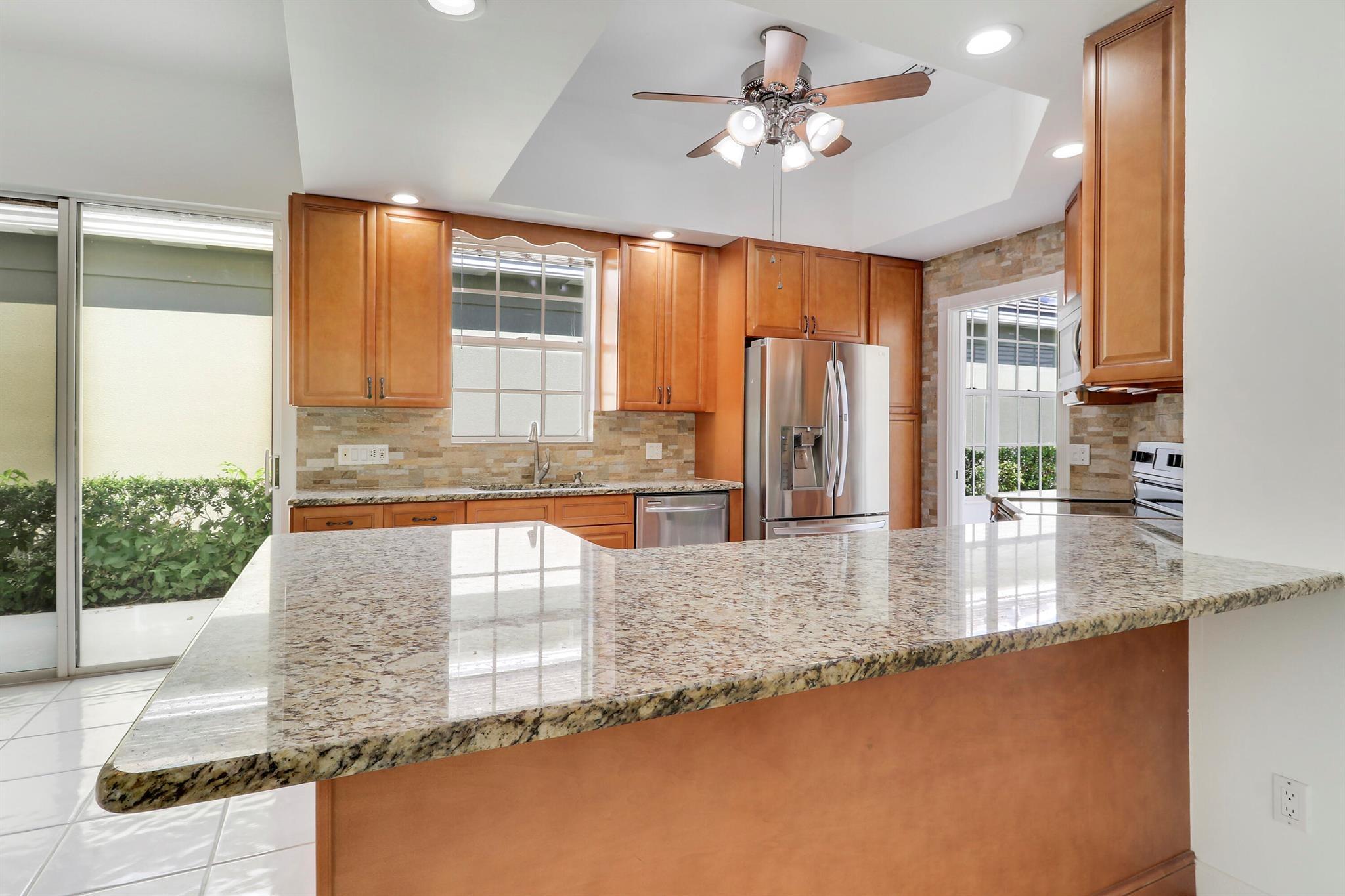 Nw Bentley Cir, Port Saint Lucie, FL 34986