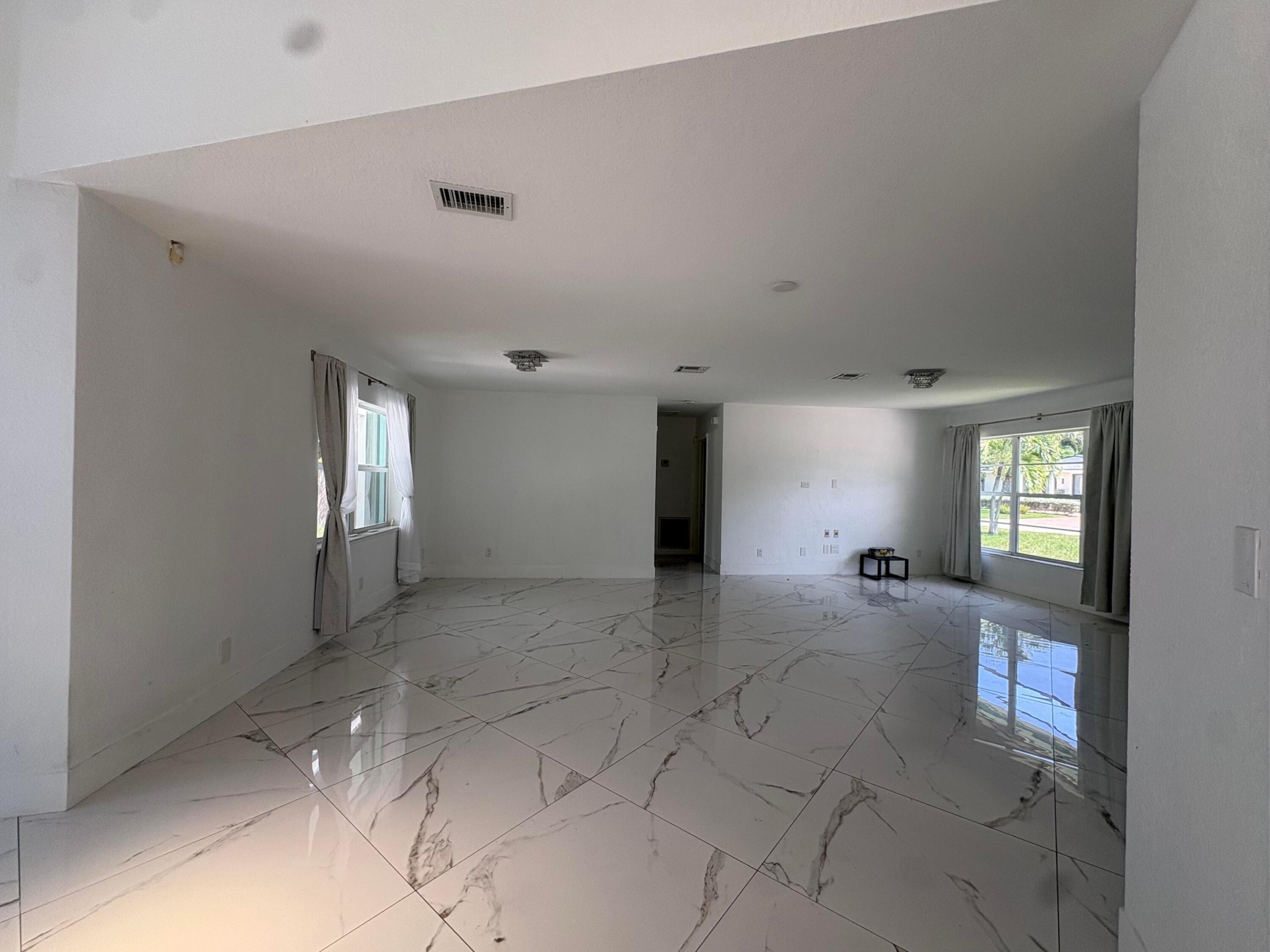 Nw 28th St, Wilton Manors, FL 33311