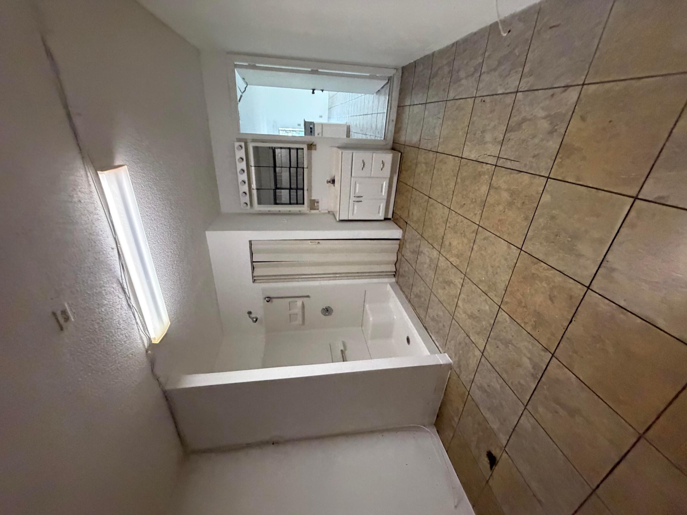 Pine Hollow Cir, Greenacres, FL 33463