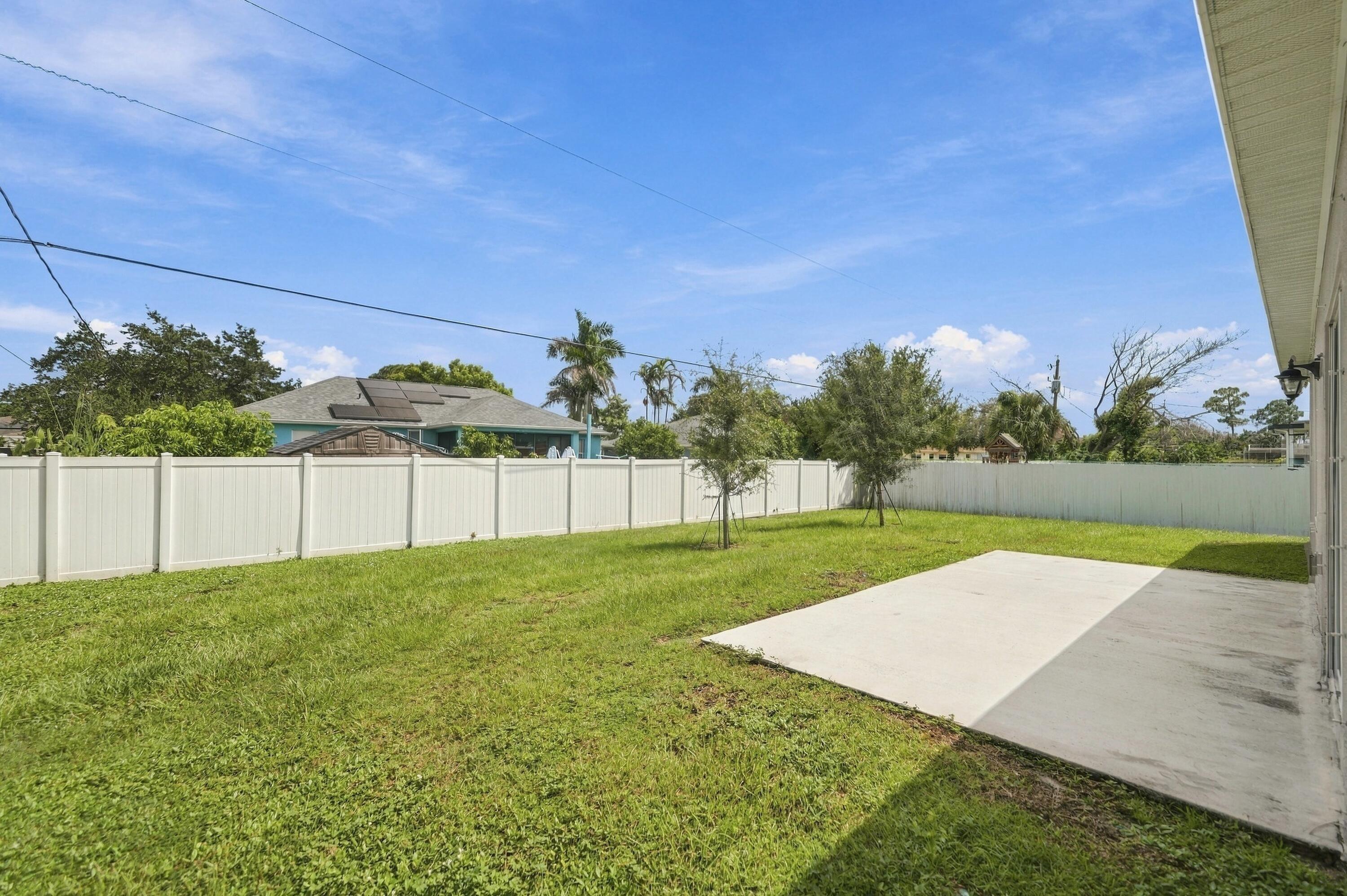 Se Sandia Dr, Port Saint Lucie, FL 34983