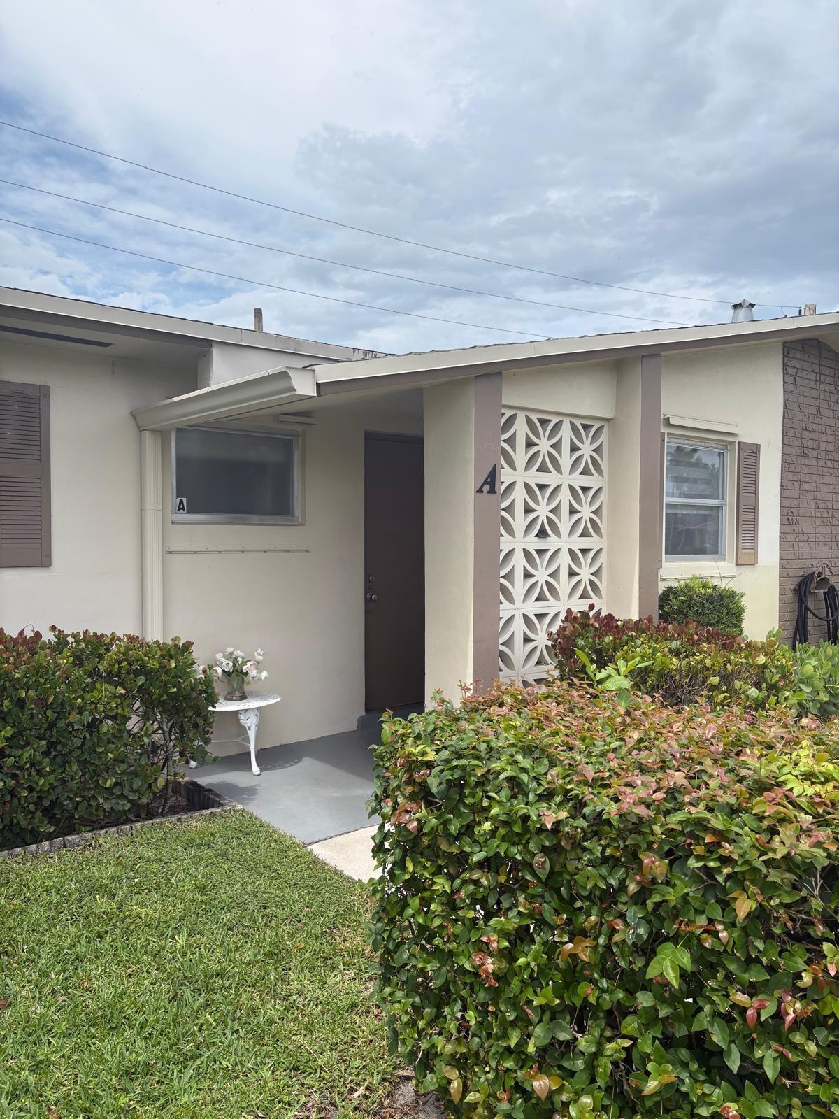 Emory Dr E, West Palm Beach, FL 33415