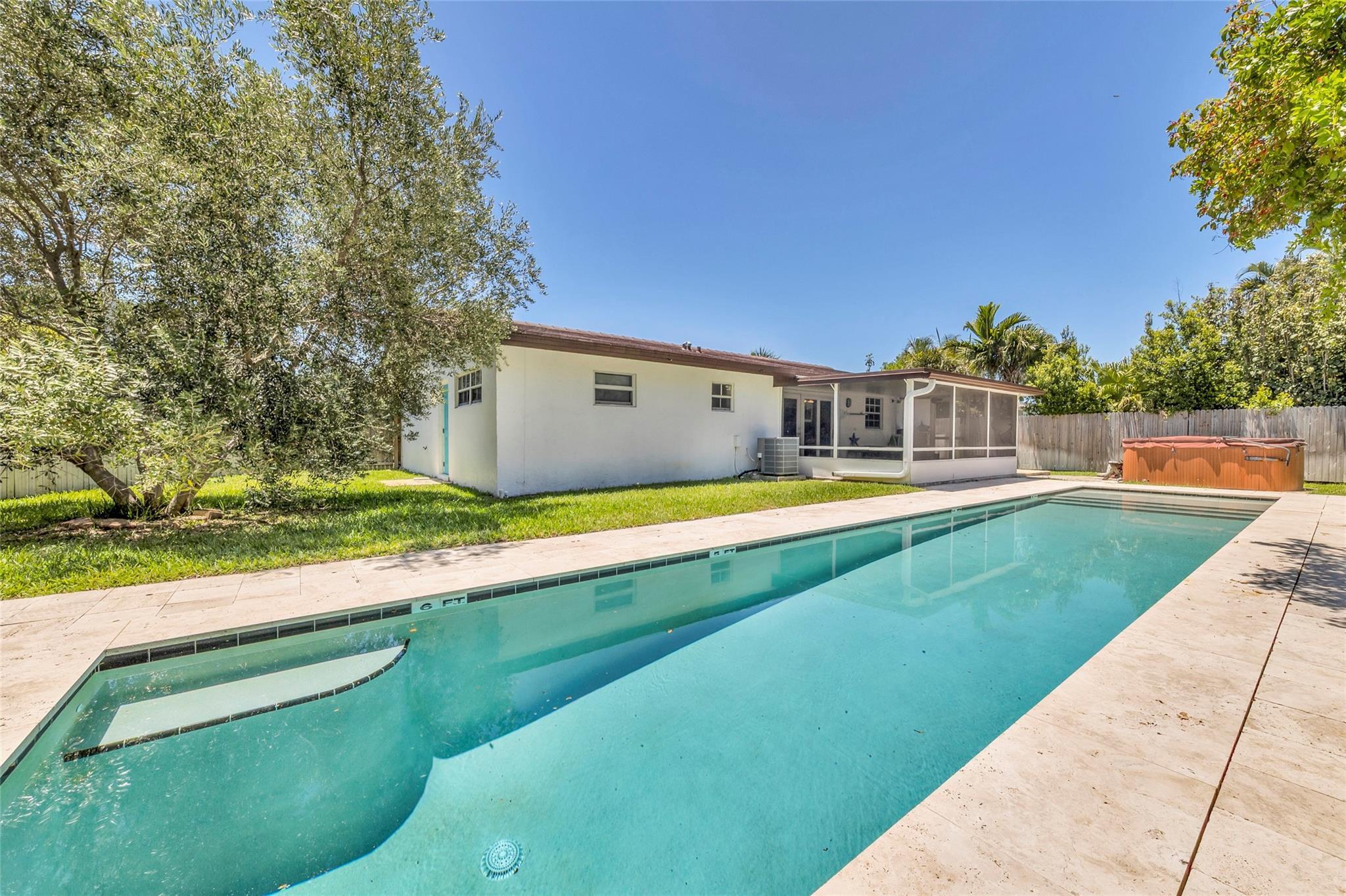 Dover Rd, Pompano Beach, FL 33062