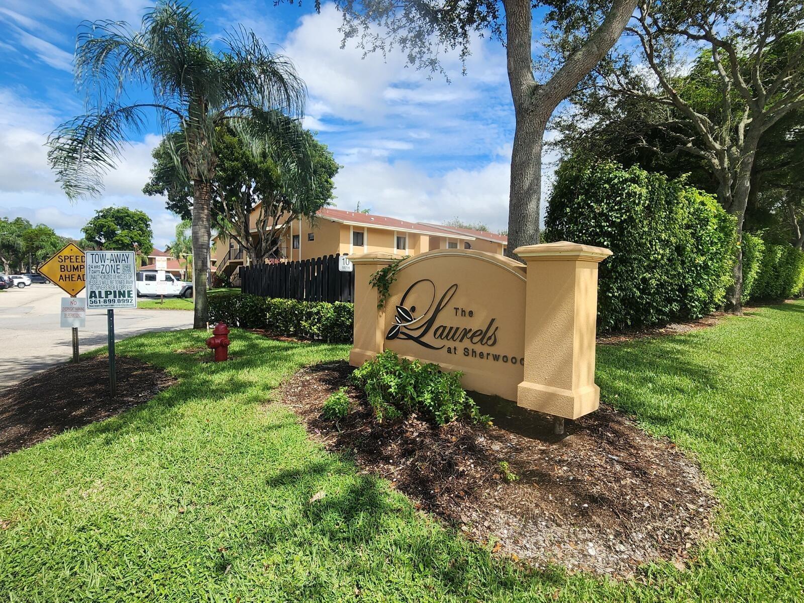 10th Ave N, Greenacres, FL 33463