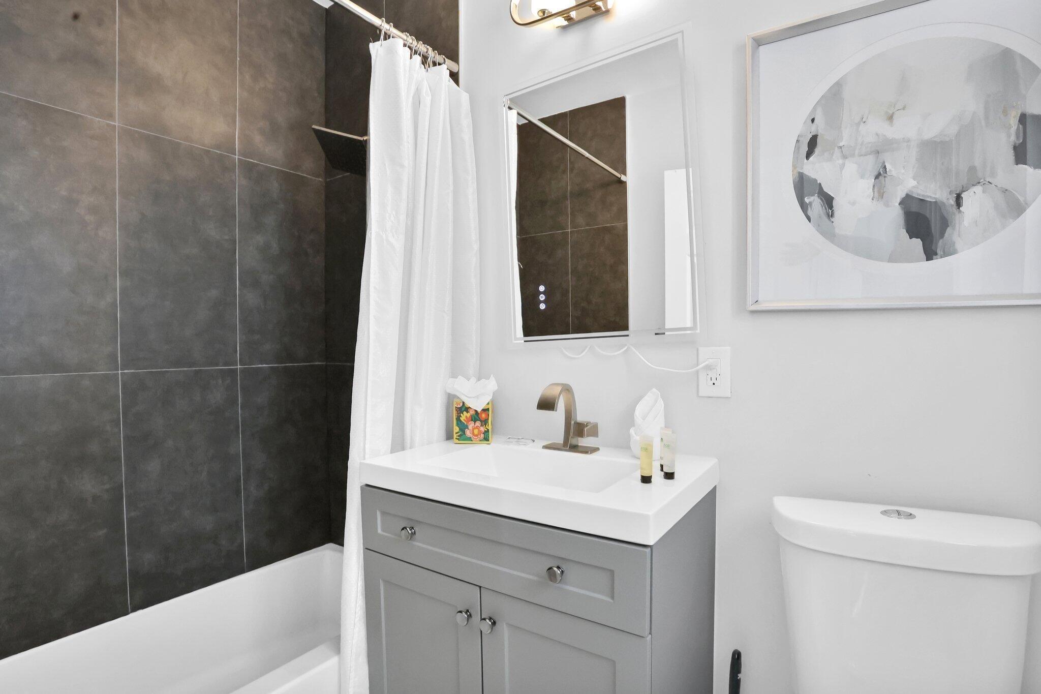 Center Ave, Fort Lauderdale, FL 33308