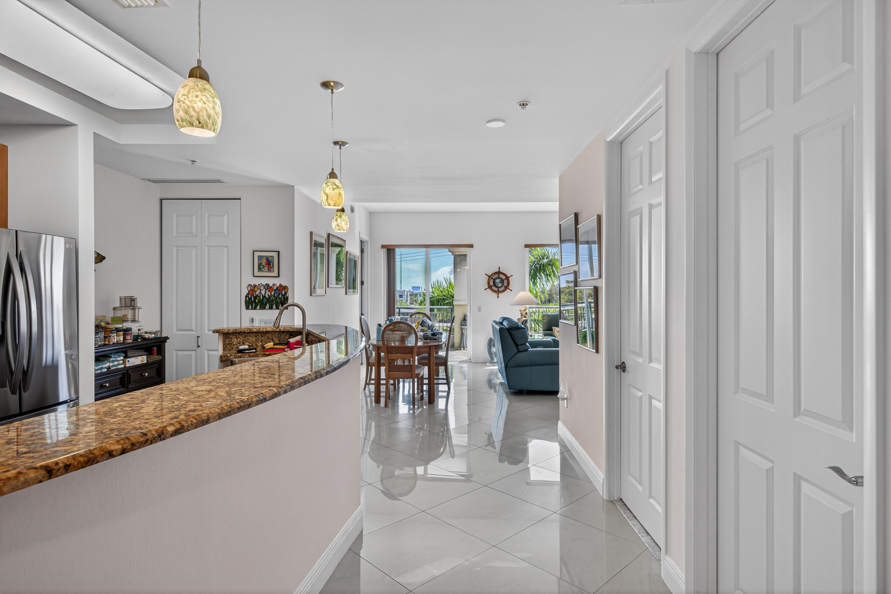 Ne 14th Ave, Wilton Manors, FL 33334