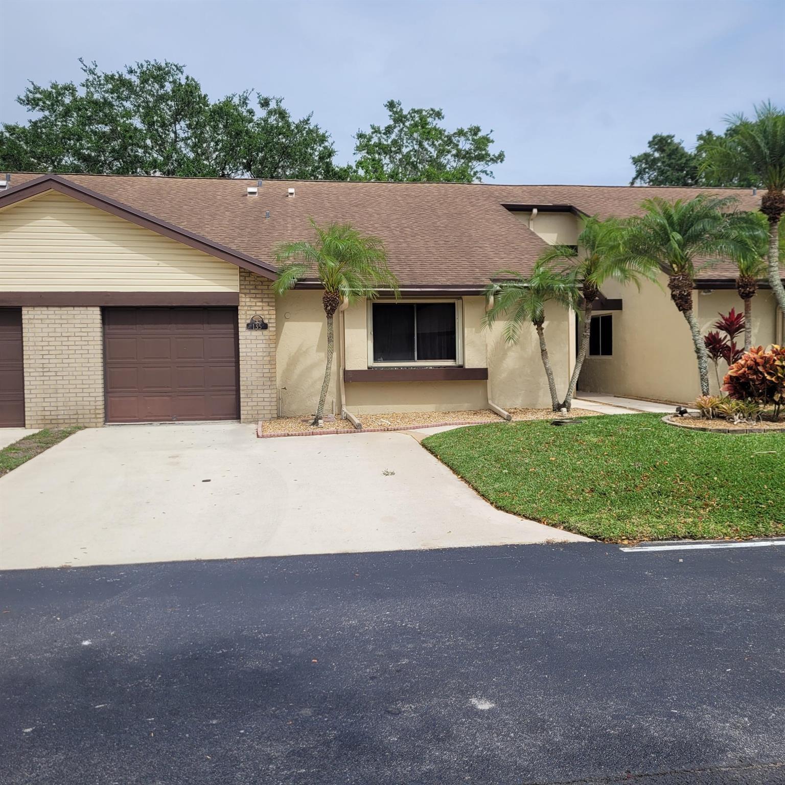 Meander Cir, Royal Palm Beach, FL 33411