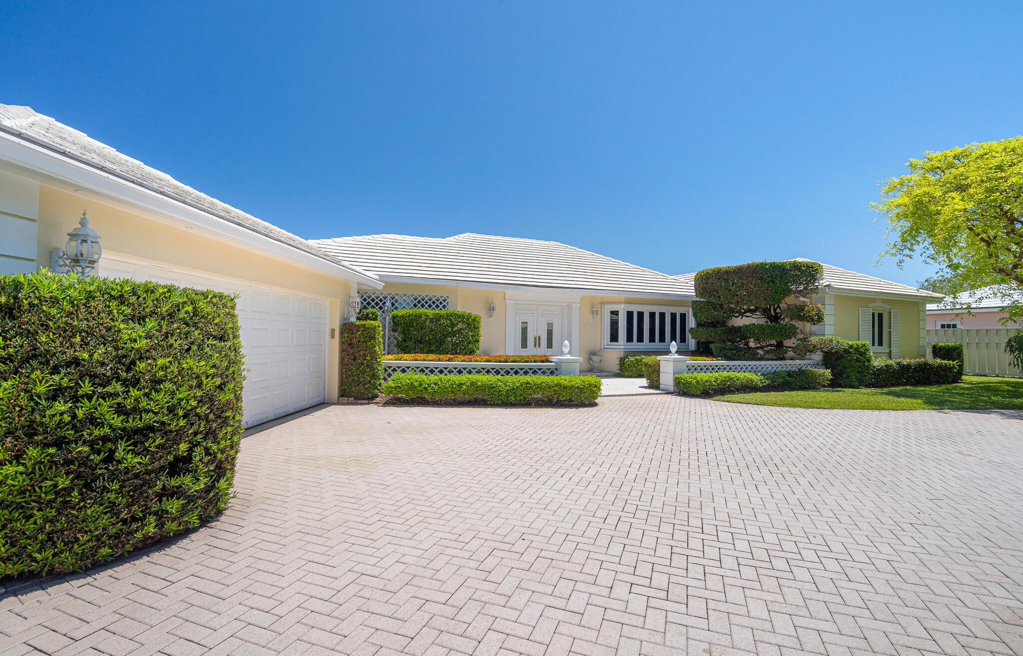 Cayuga Rd, Sea Ranch Lakes, FL 33308