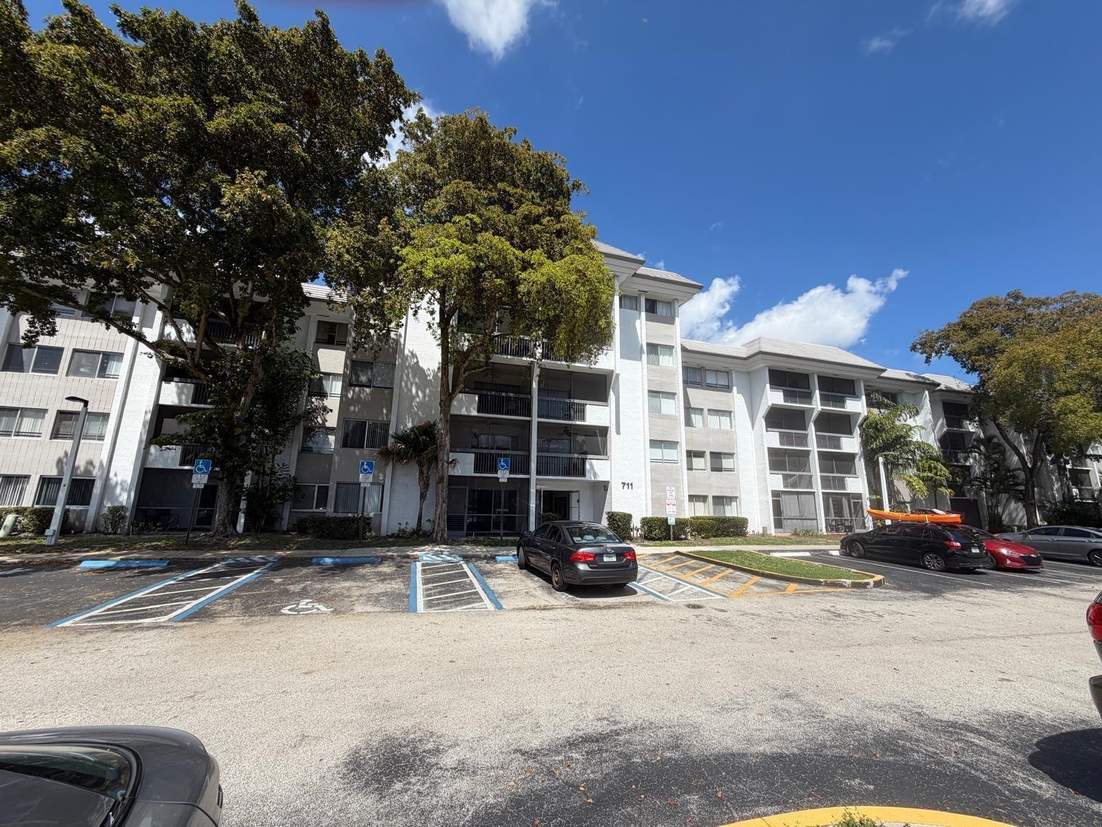 N Pine Island Rd, Plantation, FL 33324