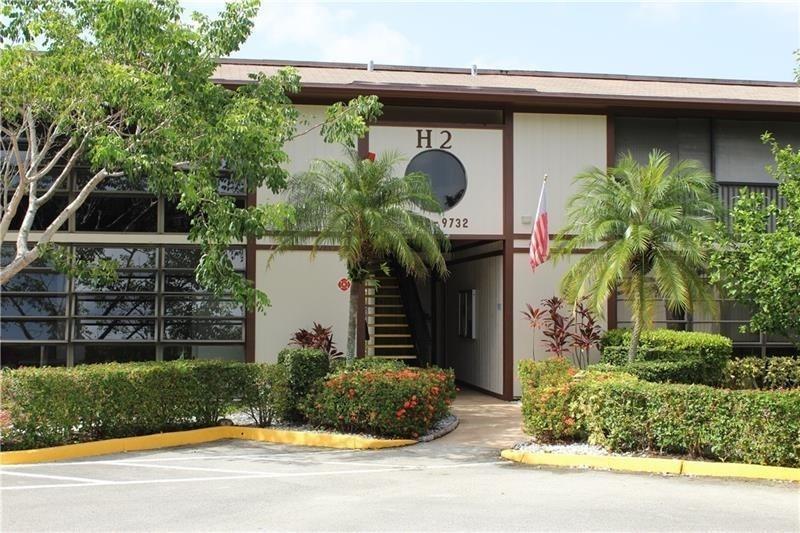 S Belfort Cir, Tamarac, FL 33321