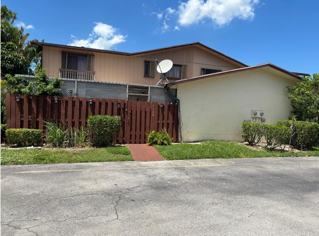 S Landar Dr, Lake Worth, FL 33463