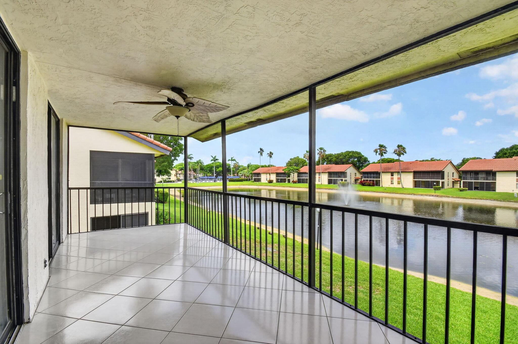 N Circle Lake Dr, Boynton Beach, FL 33437