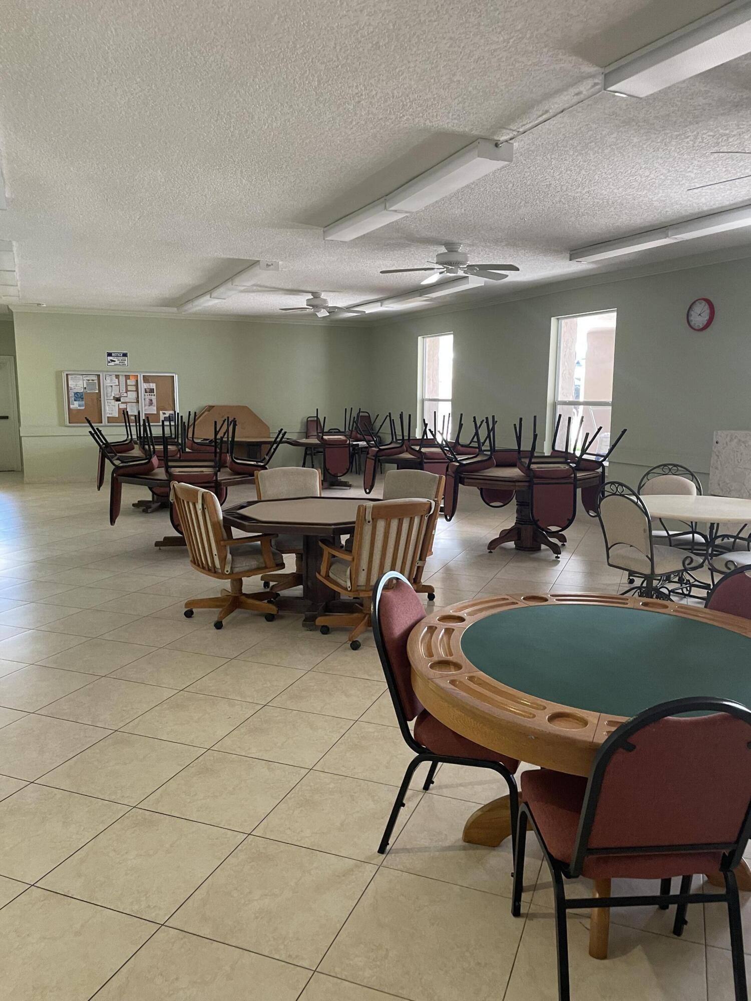 Lori Dr, Palm Springs, FL 33461