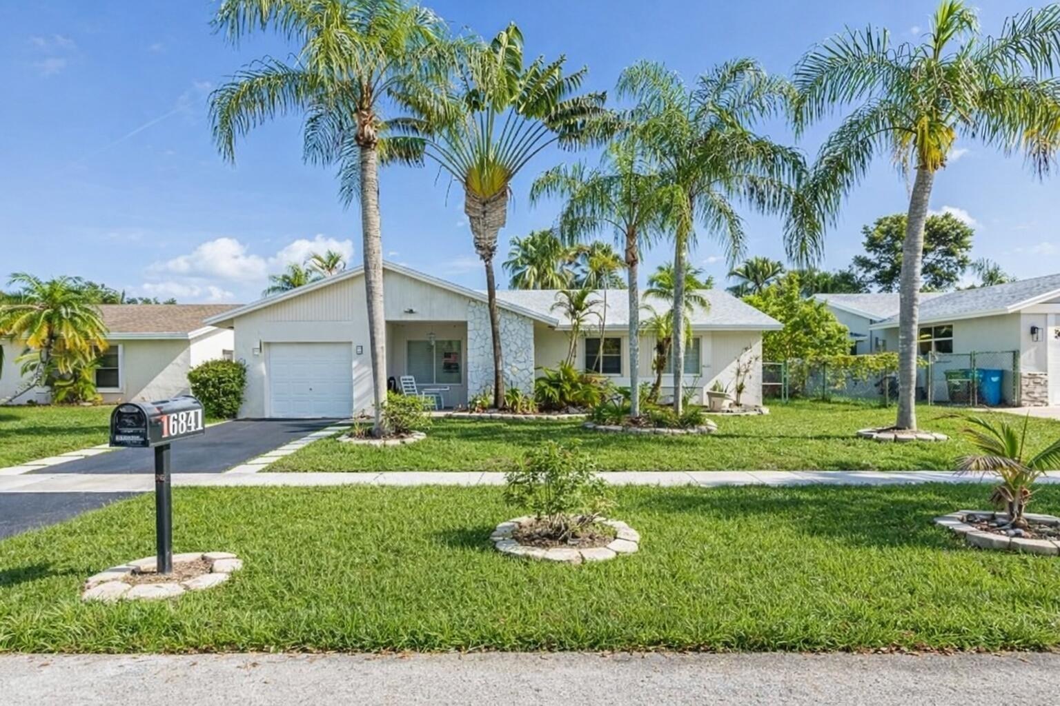 Royal Poinciana Dr, Weston, FL 33326