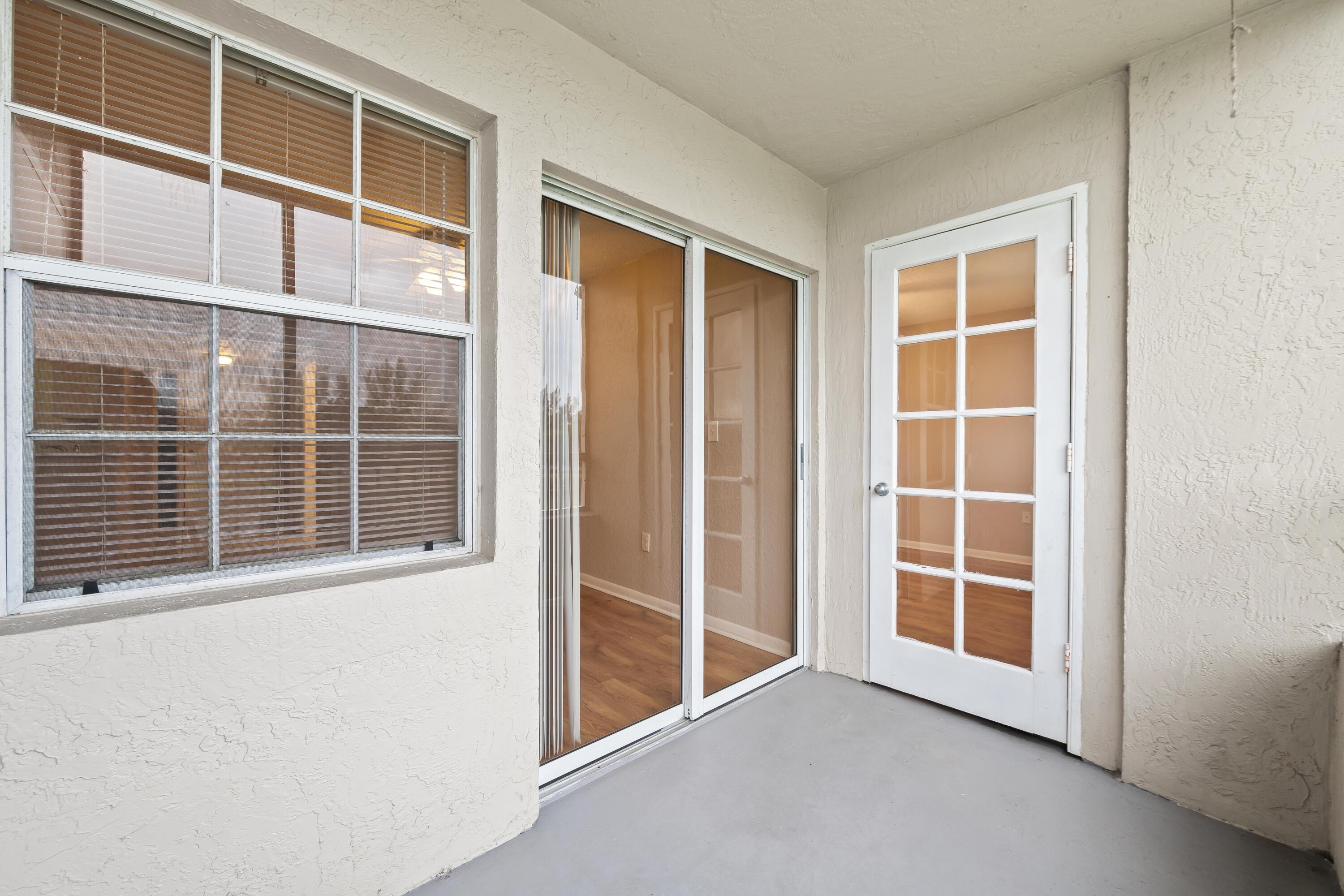 N Oakland Forest Dr, Oakland Park, FL 33309