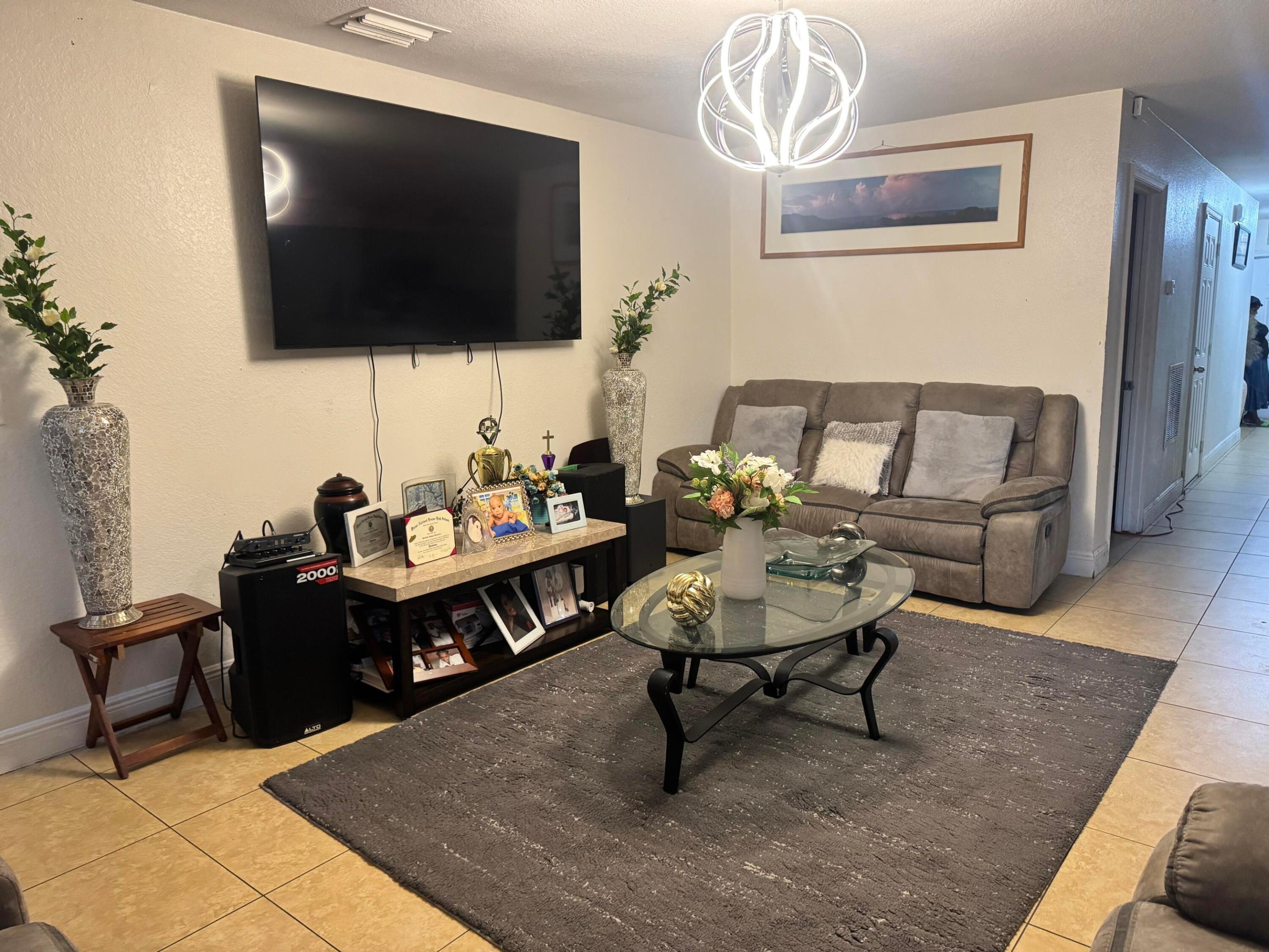 Nw 14th Ct, Fort Lauderdale, FL 33311