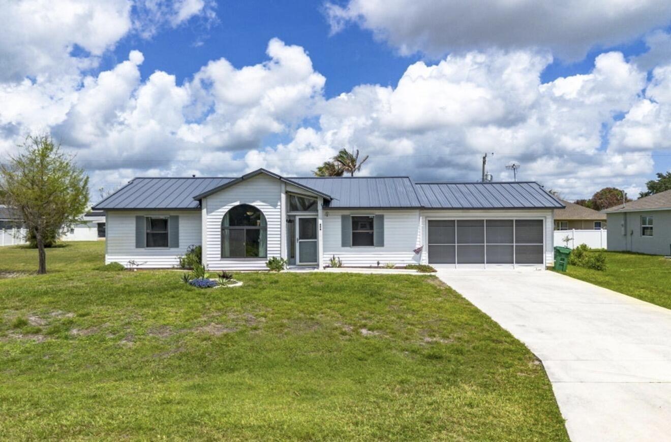Sw Voltair Ter, Port Saint Lucie, FL 34984