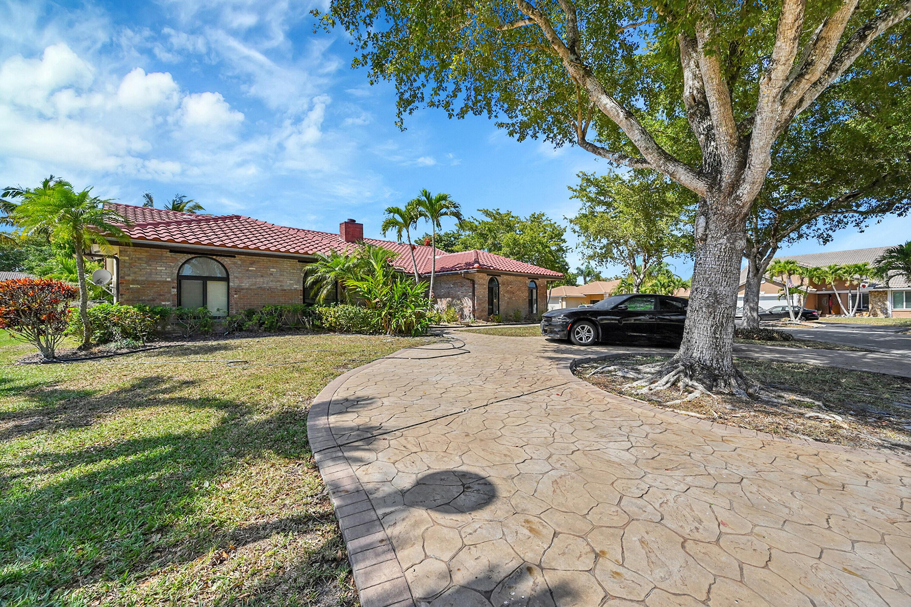 Nw 84th Rd, Coral Springs, FL 33067