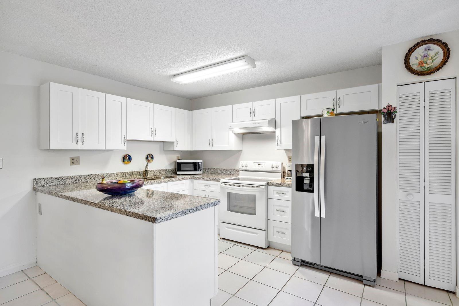 Sw 90th Ave, Davie, FL 33324