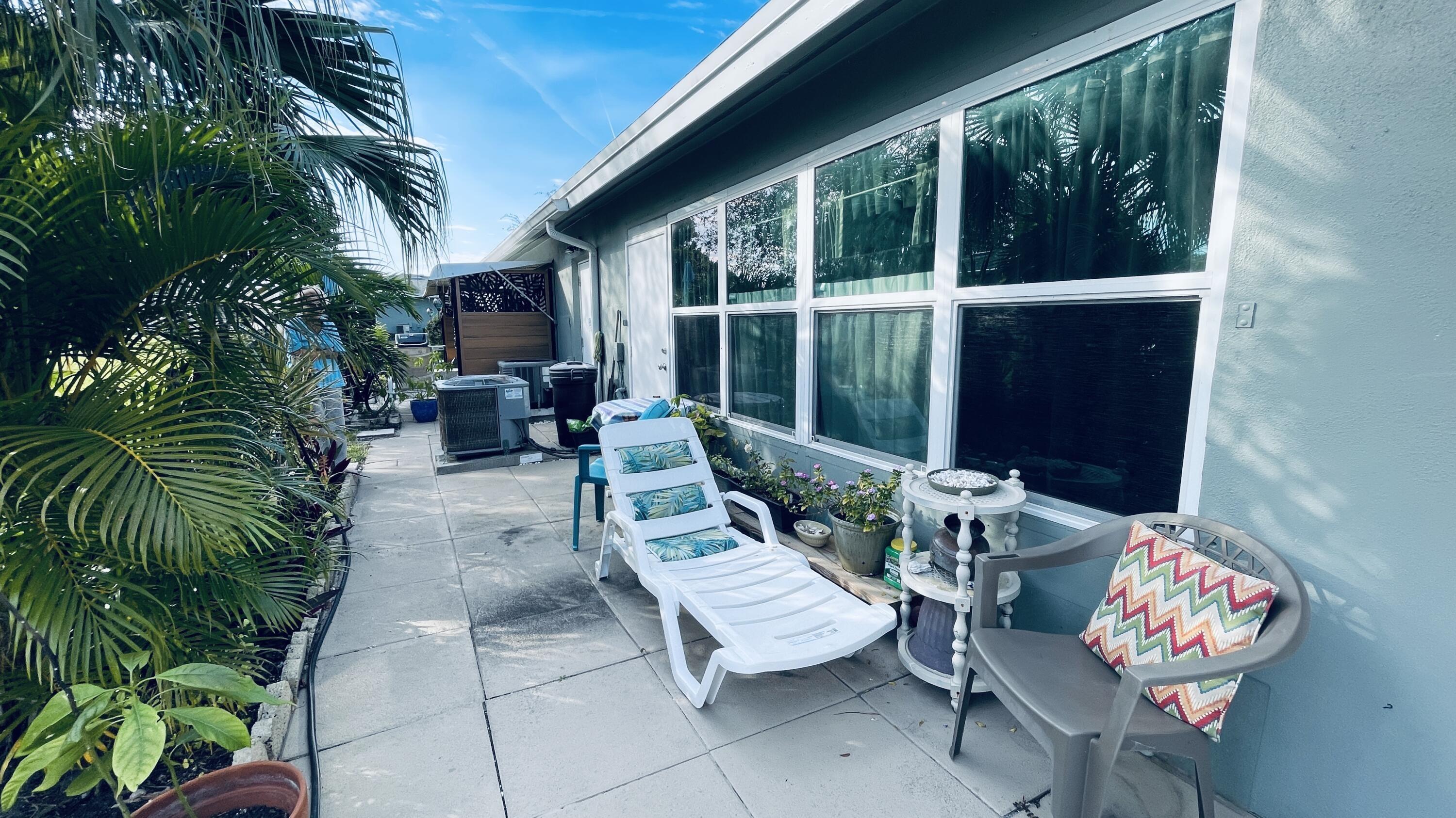 South Dr, Delray Beach, FL 33445