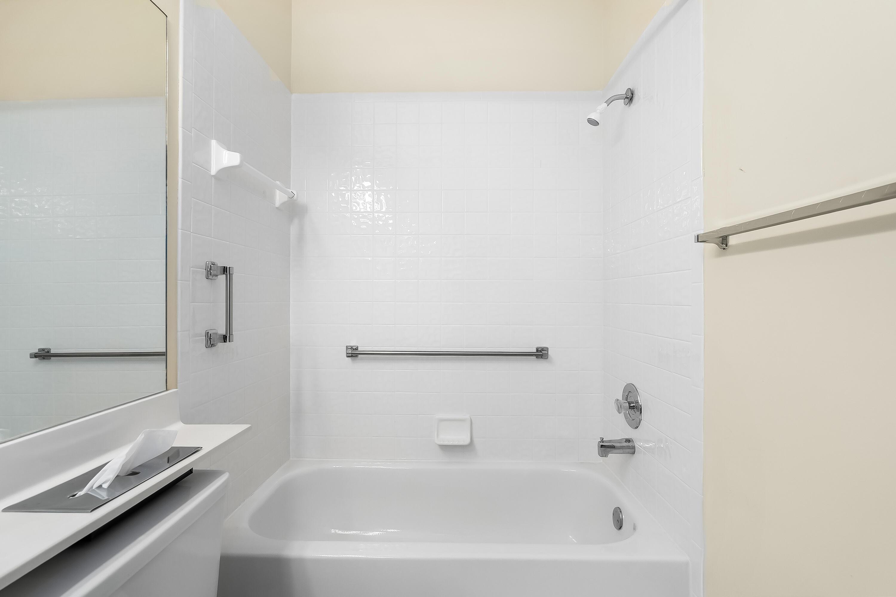 Trent Dr, Tamarac, FL 33321