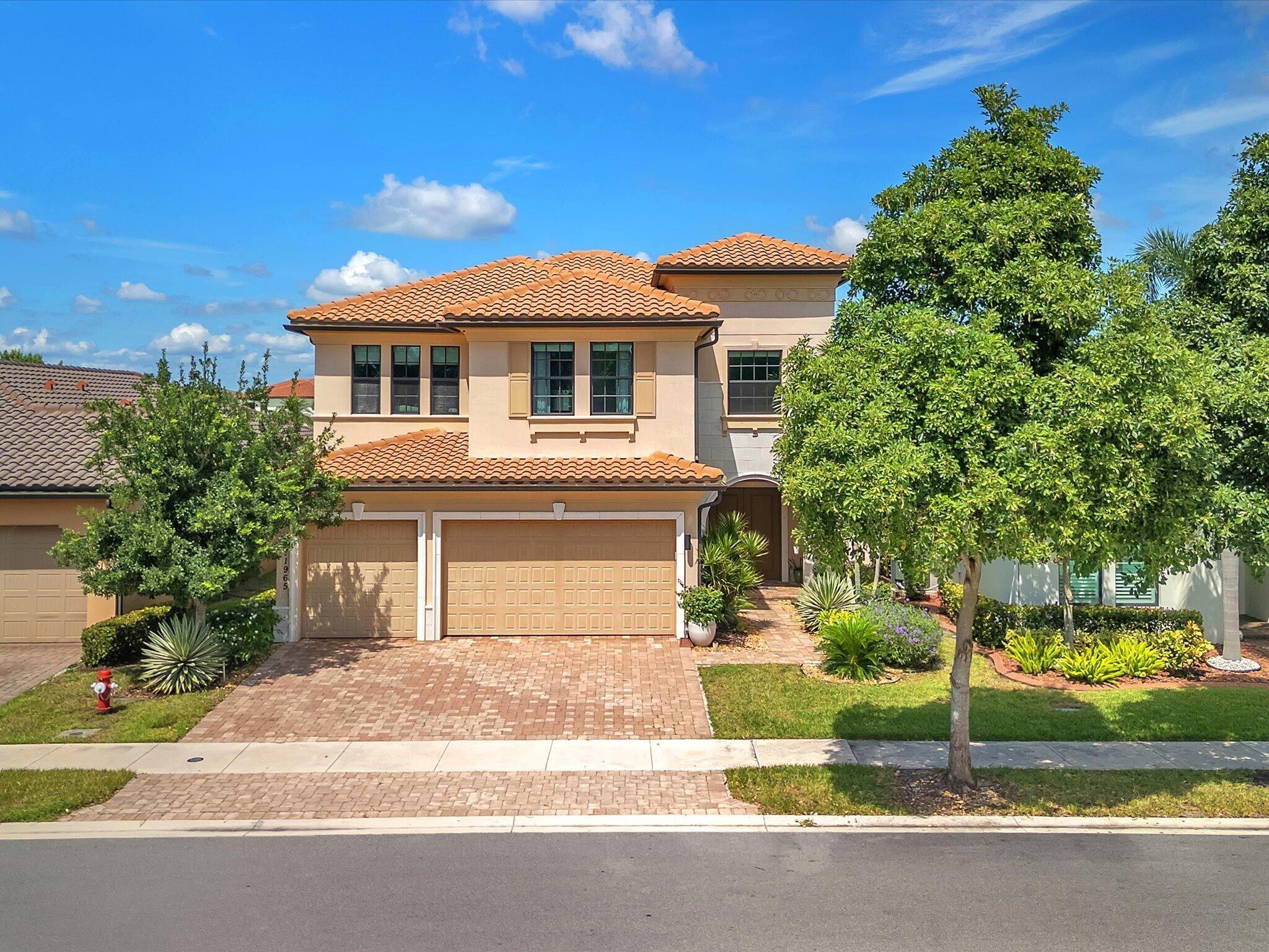 S Baypoint Cir, Parkland, FL 33076