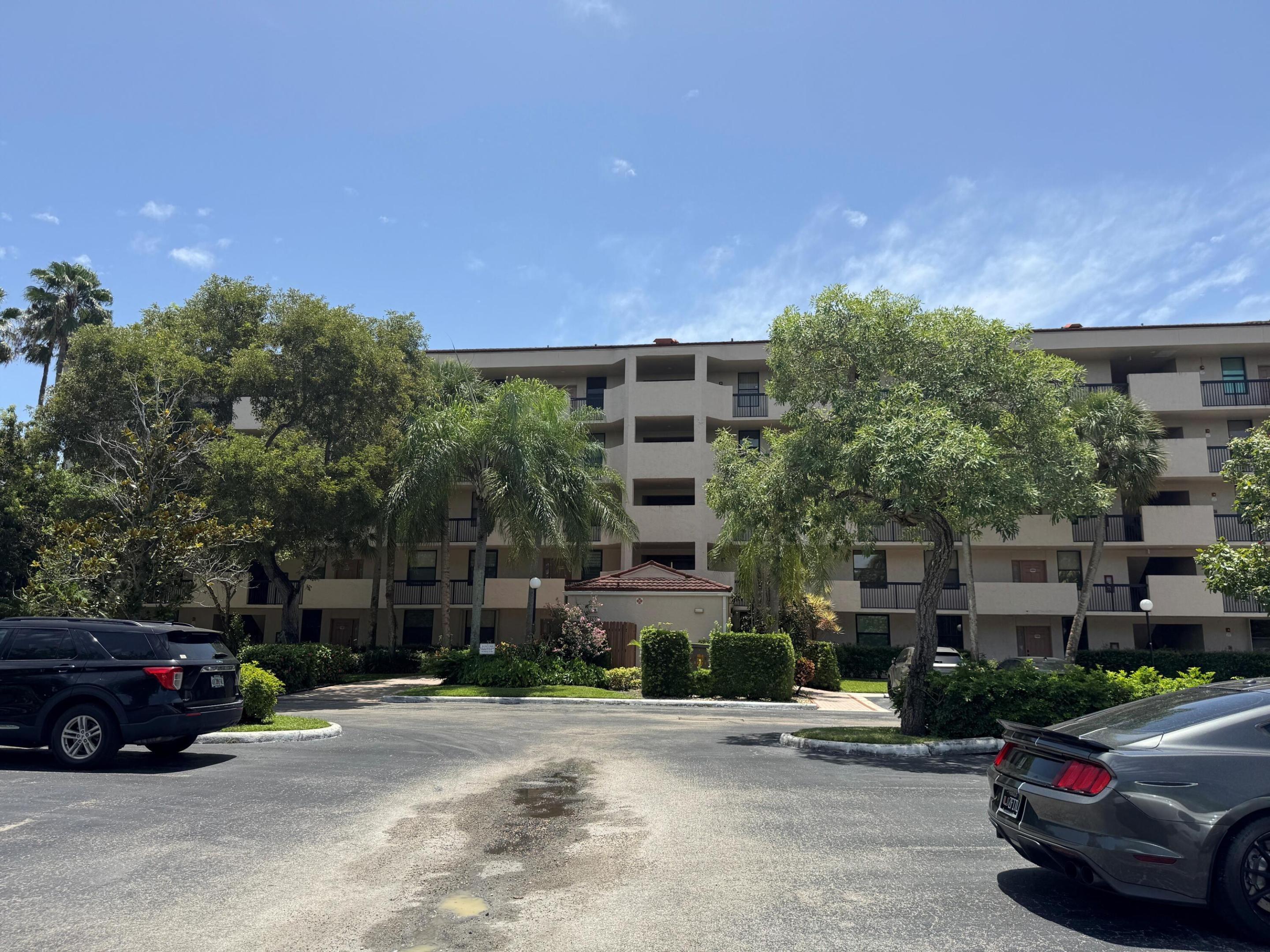 Carambola Cir S, Coconut Creek, FL 33066