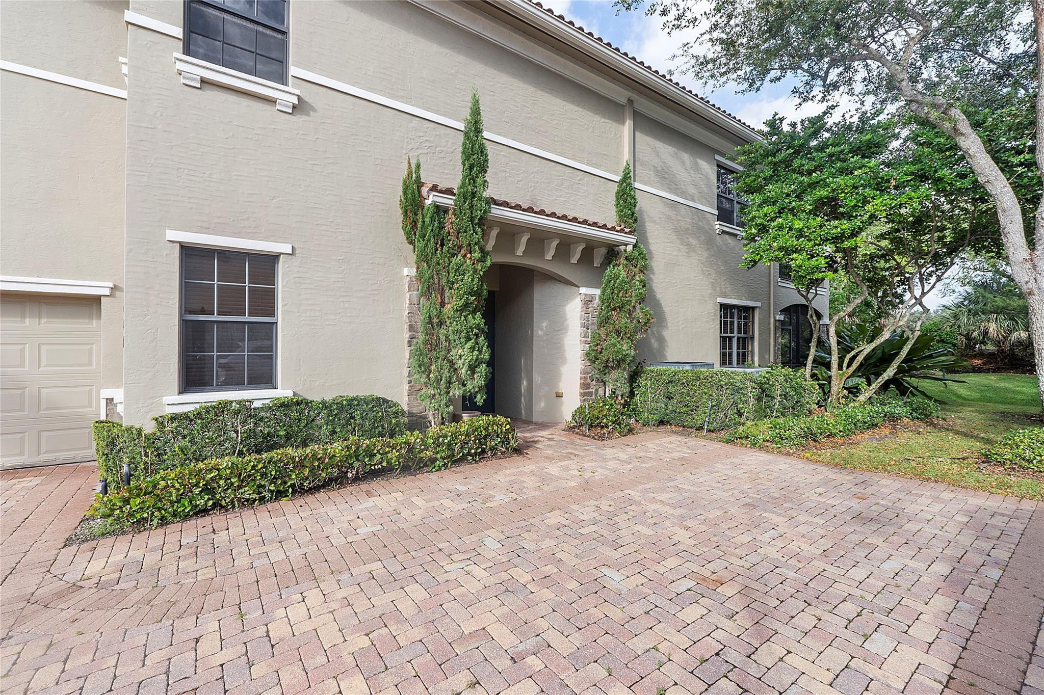 Old Thyme Ct, Parkland, FL 33076