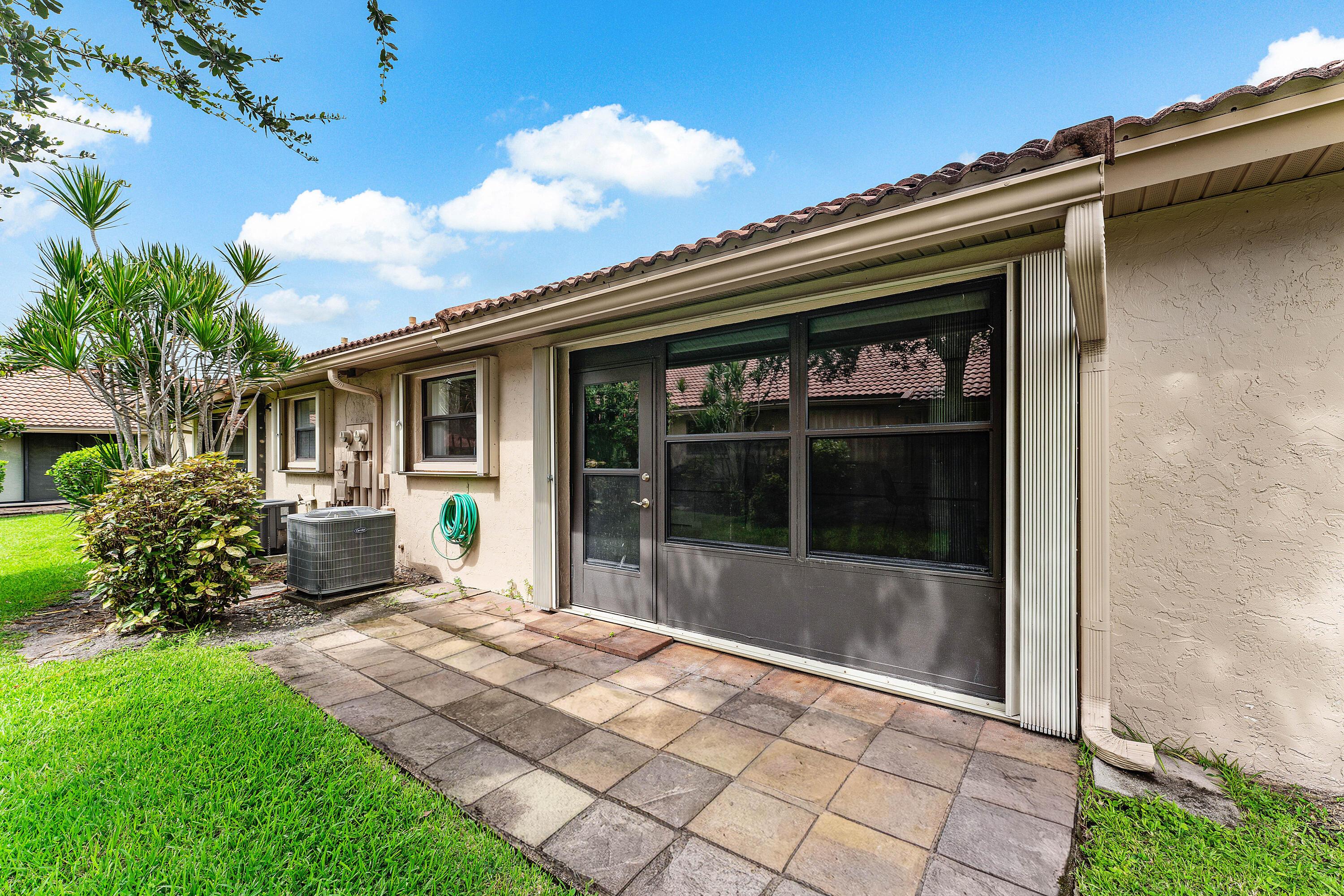 Laurel Tree Rd, Boynton Beach, FL 33436