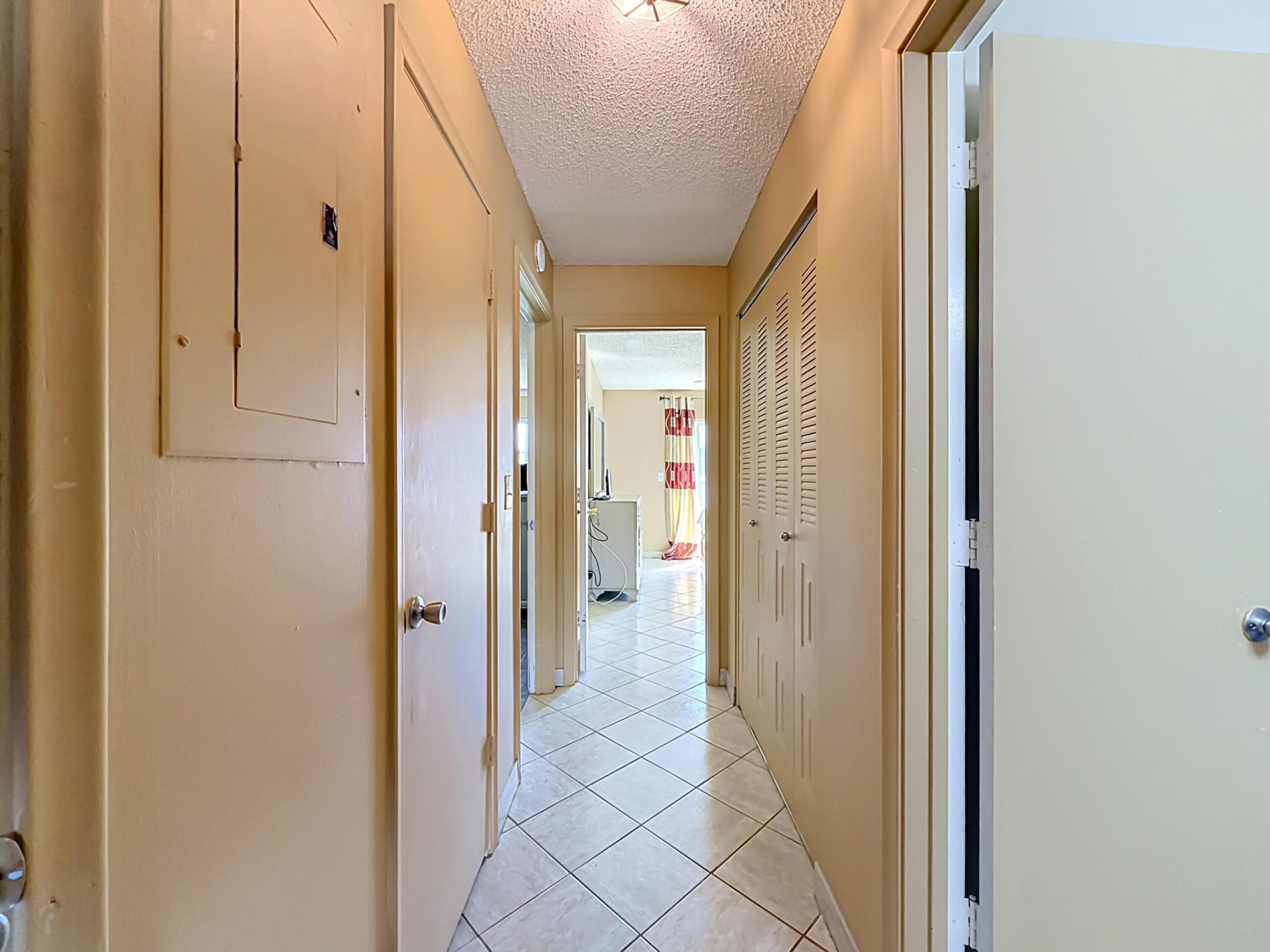 Rossi Ct, West Palm Beach, FL 33417