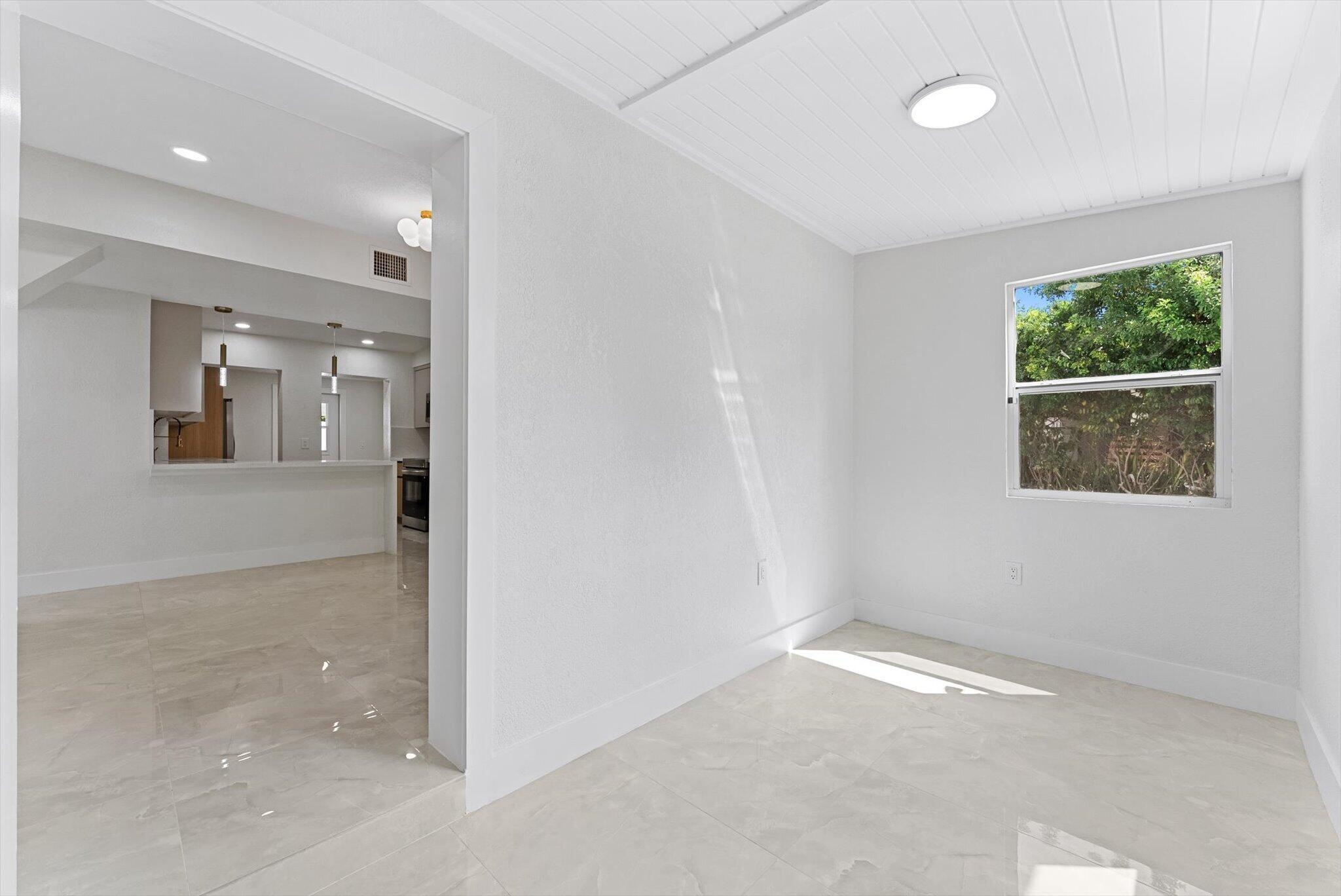 Ficus Tree Dr, Lantana, FL 33462