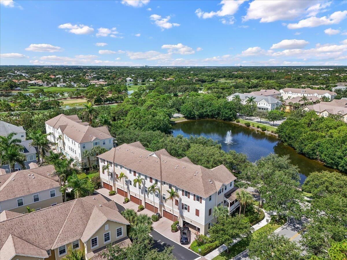 E Thatch Palm Cir, Jupiter, FL 33458
