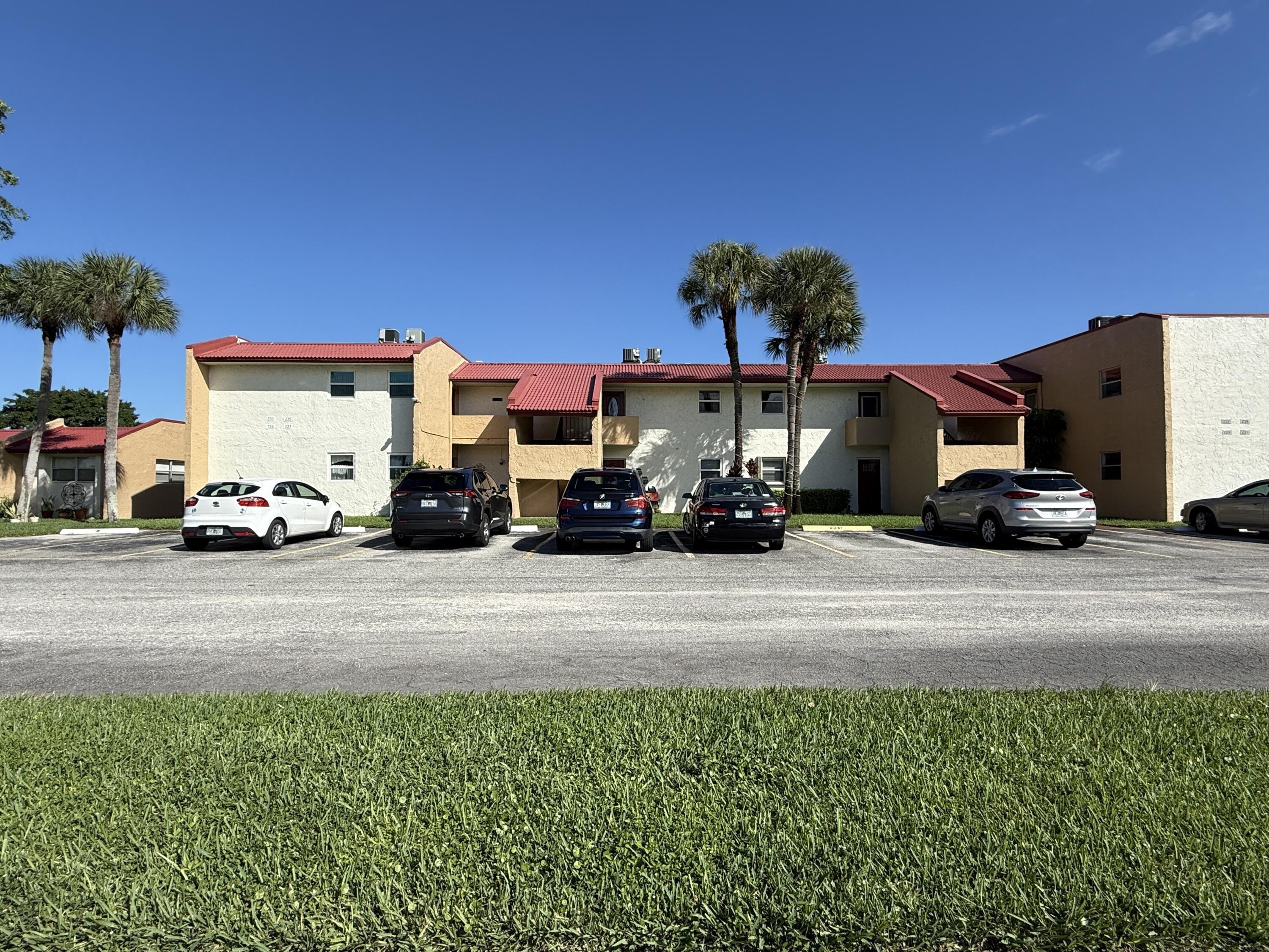 Golden River Dr, West Palm Beach, FL 33411