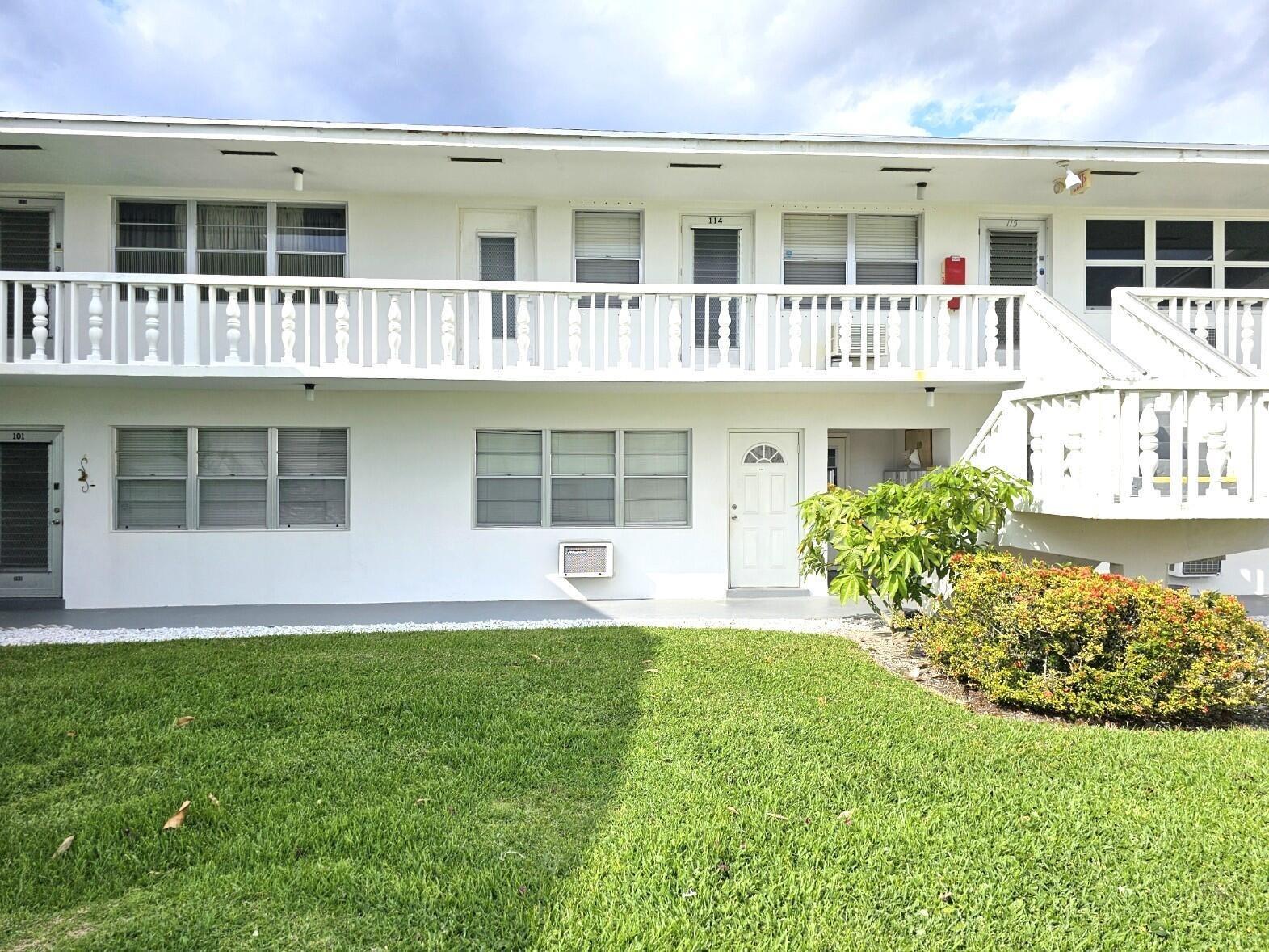 Easthampton E, West Palm Beach, FL 33417