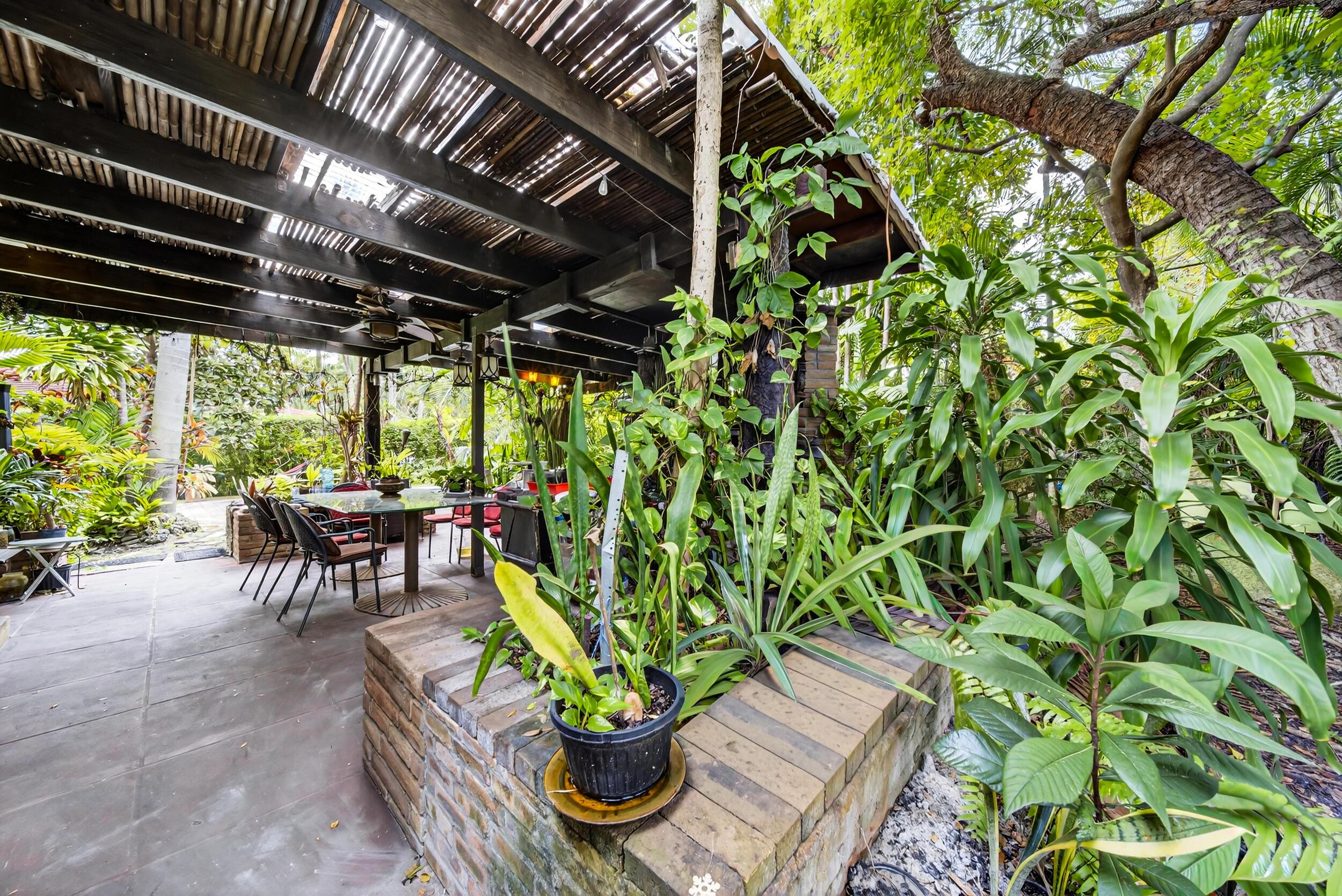 San Sebastian Ave, Coral Gables, FL 33134