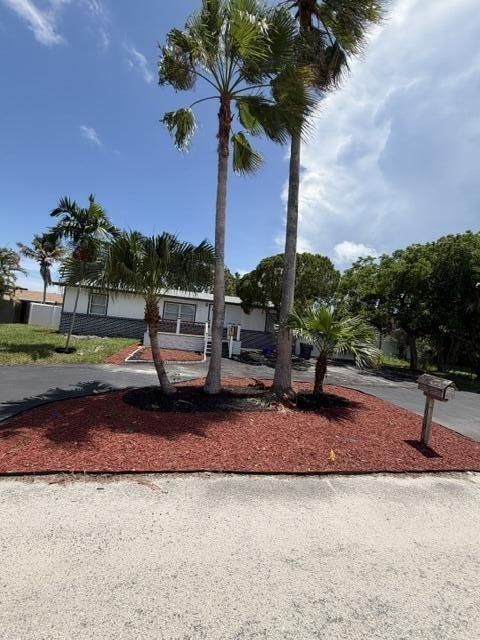 Tropical Trl, Lake Worth, FL 33462