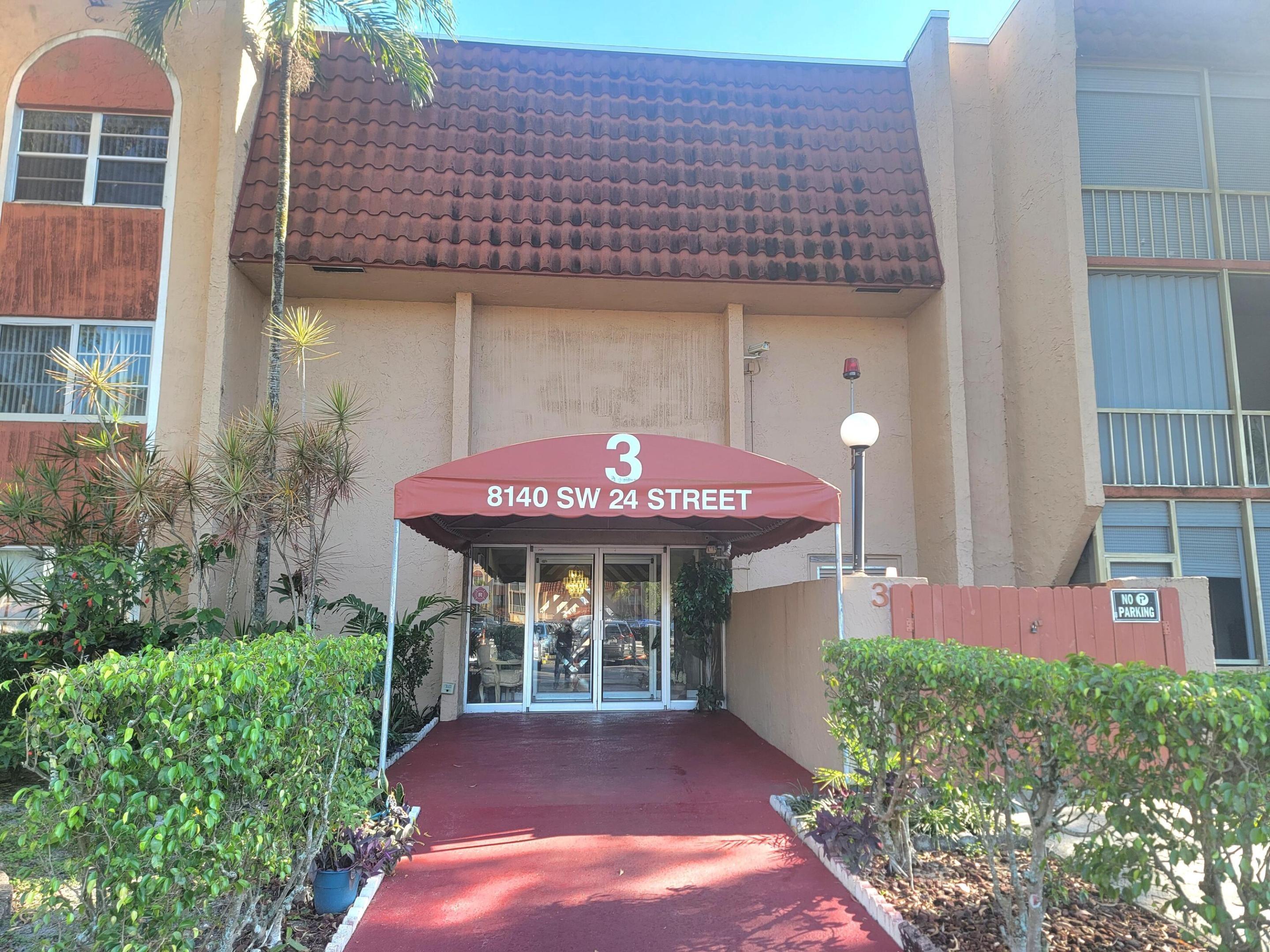 Sw 24th St, North Lauderdale, FL 33068