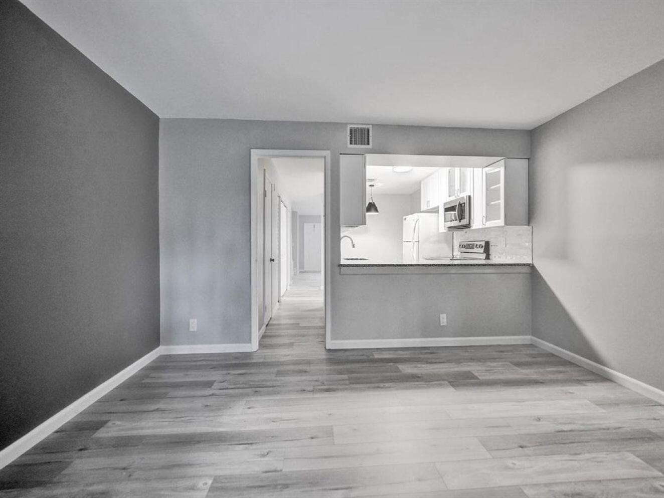 Riverside Dr, Coral Springs, FL 33071
