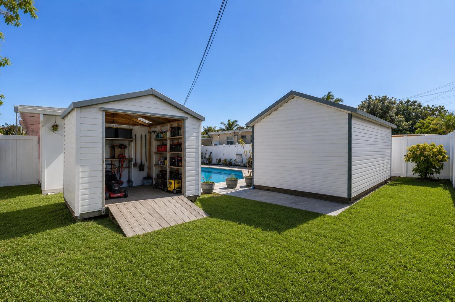 Sw 8th St, Dania, FL 33004
