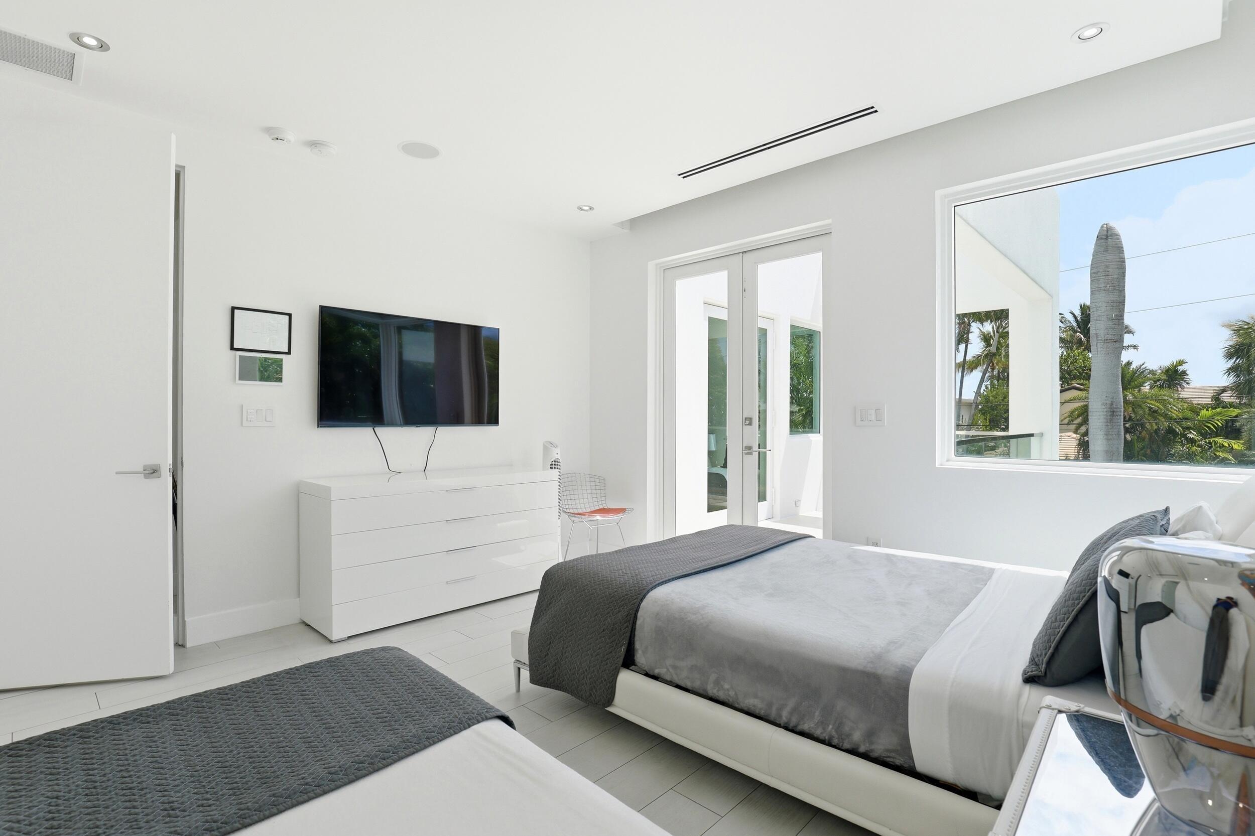 N Atlantic Blvd, Fort Lauderdale, FL 33308