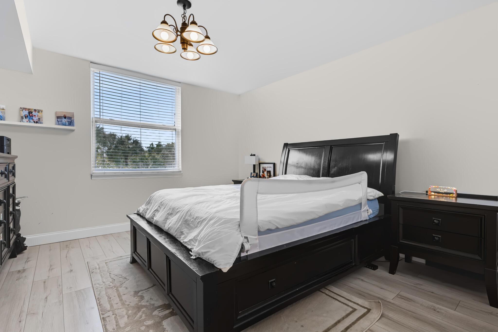 Whitehall Dr, West Palm Beach, FL 33401