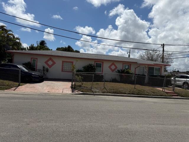 W 36th St, Riviera Beach, FL 33404