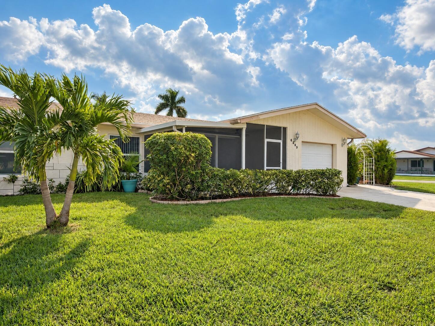 Dusenburg Rd, Delray Beach, FL 33484