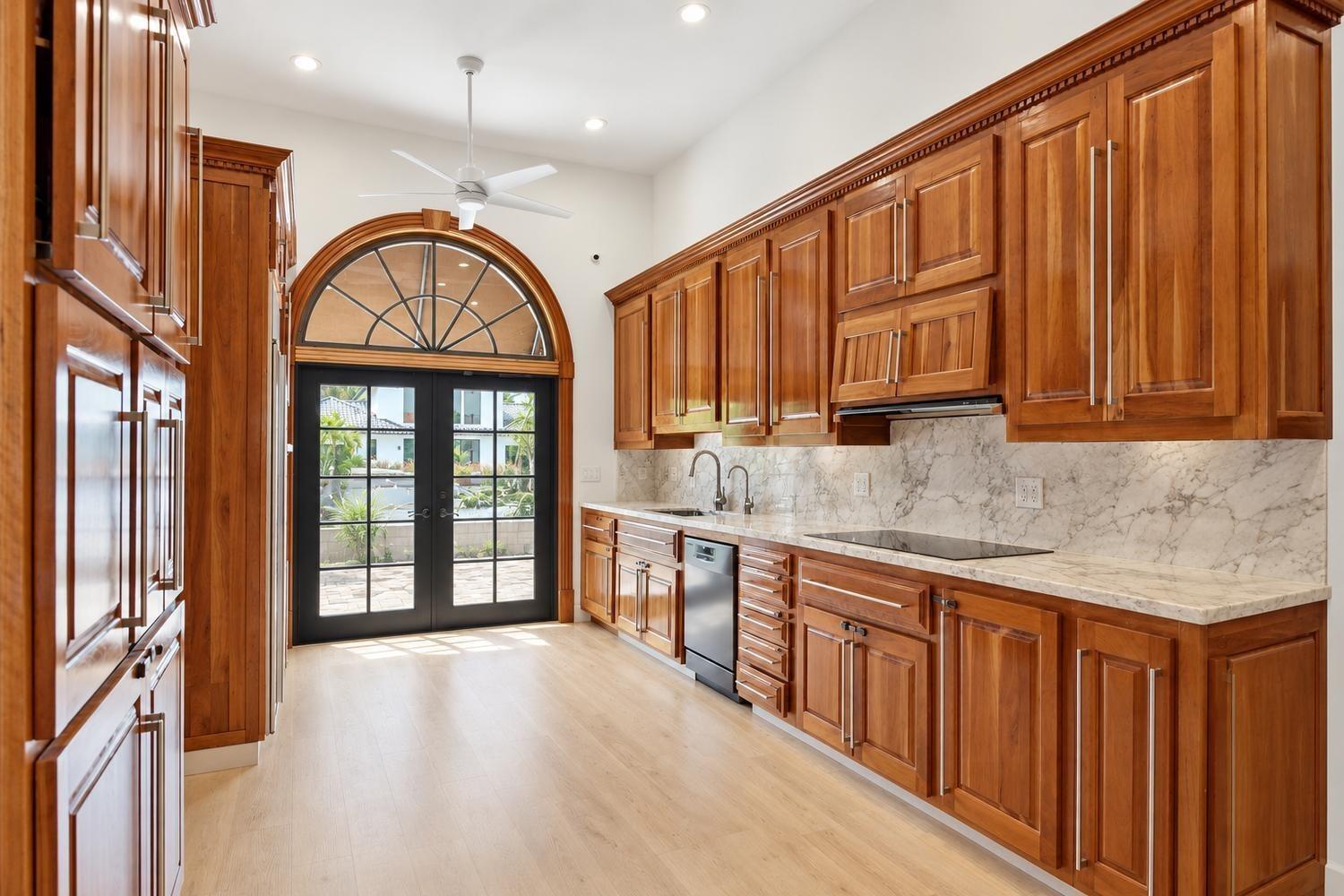 Ne 23rd Ter, Lighthouse Point, FL 33064